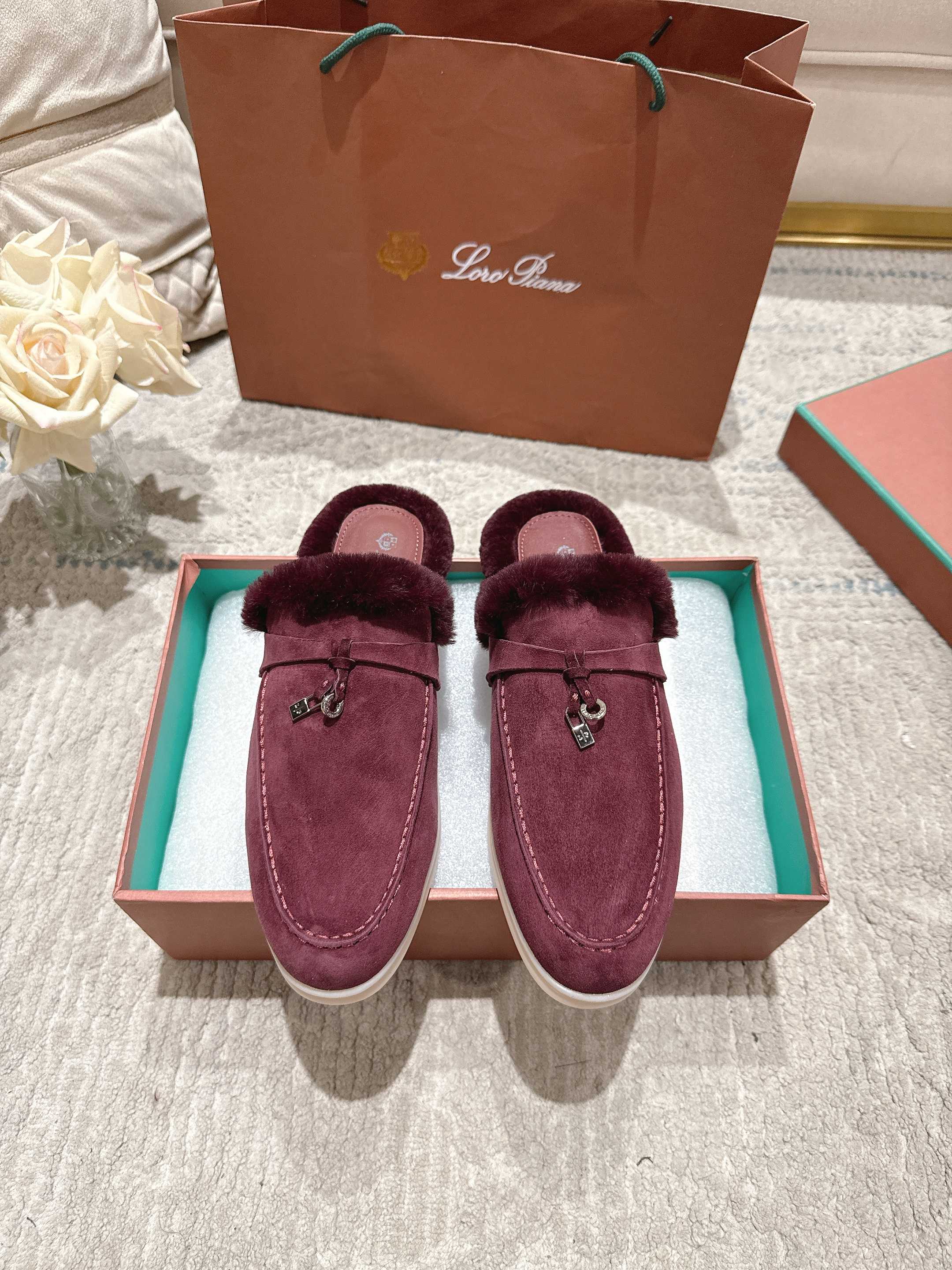 Loro Piana Slipper