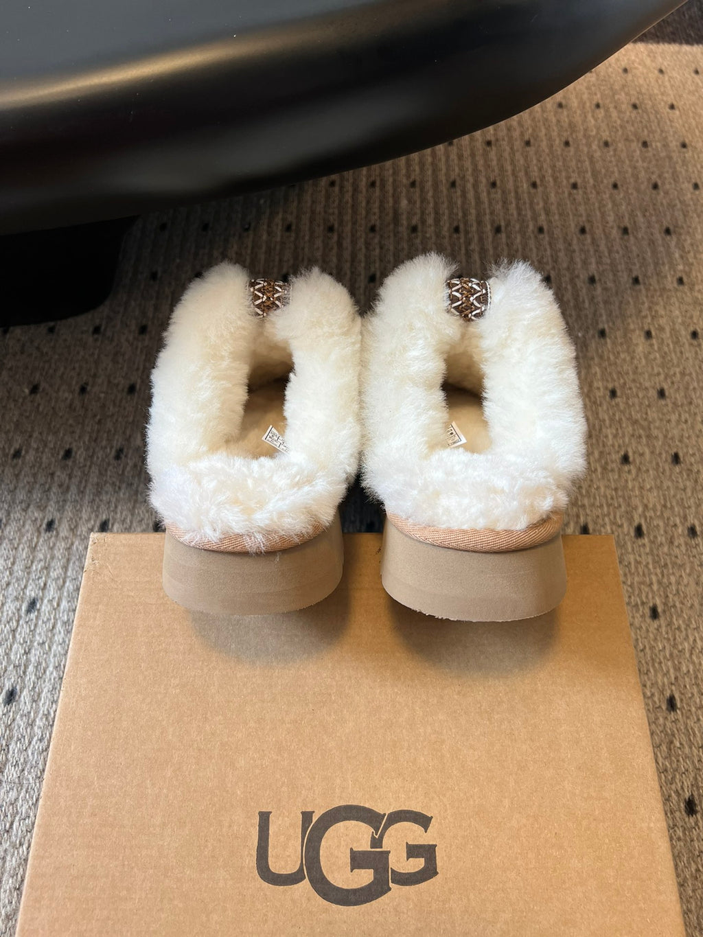 Ugg Slipper