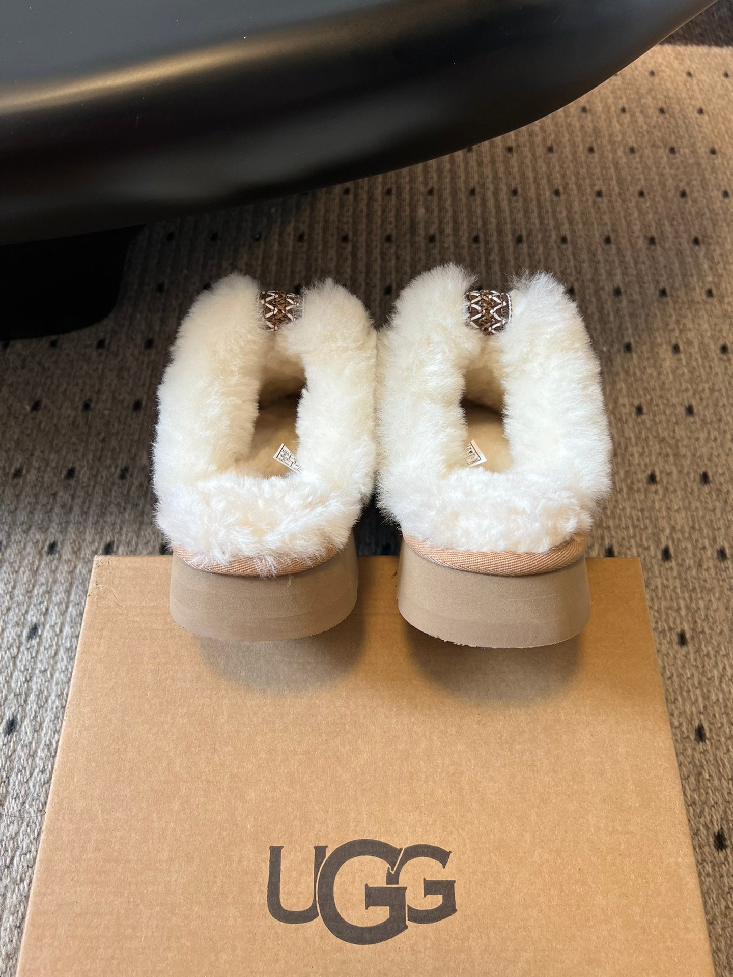 Ugg Slipper
