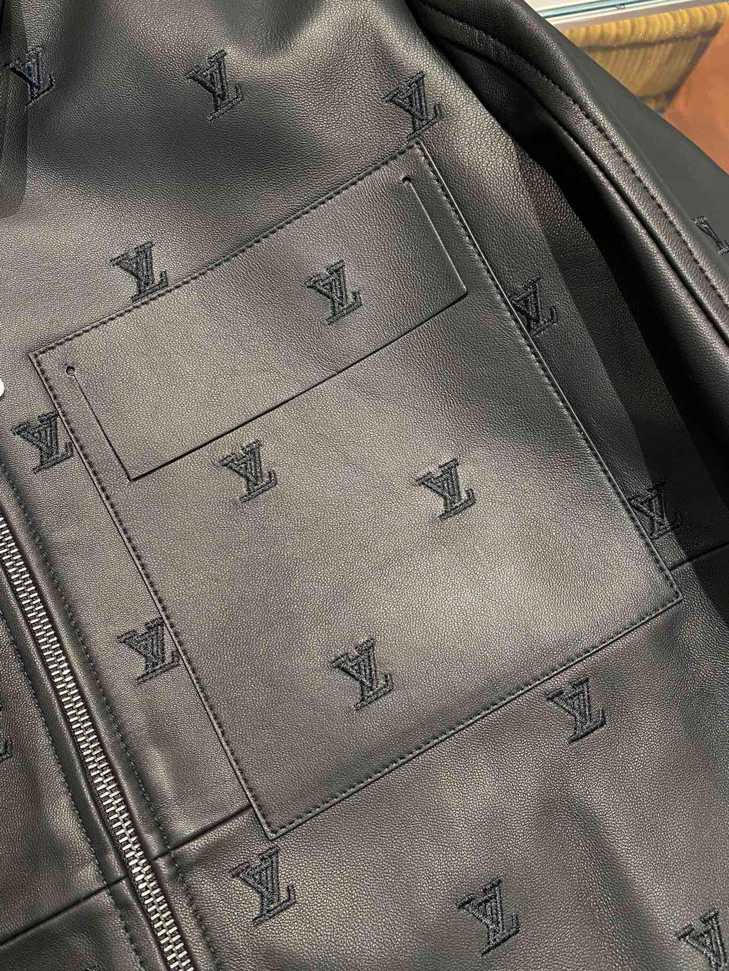 Louis Vuitton Deri Mont