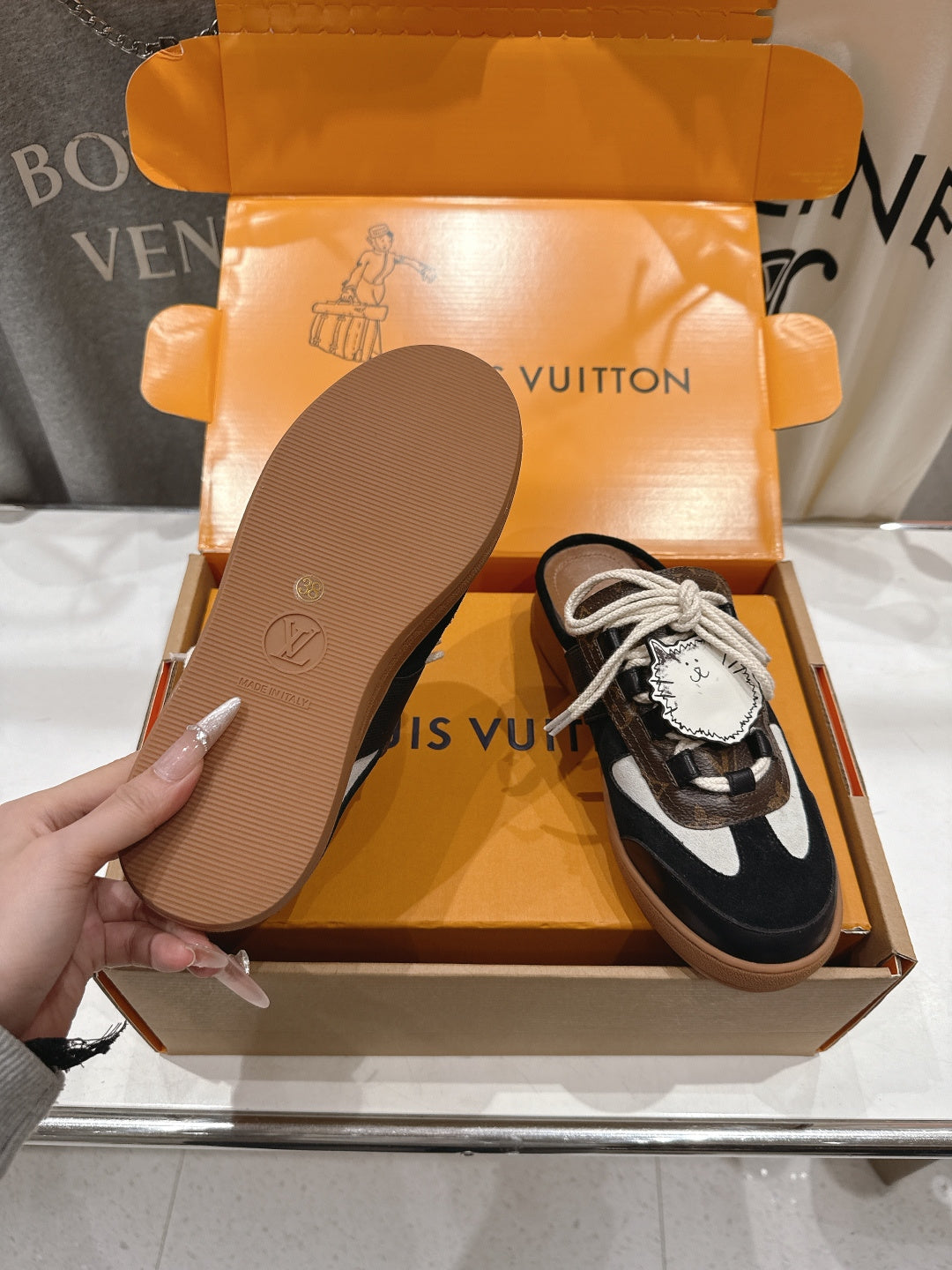 Louis Vuitton Sneaker