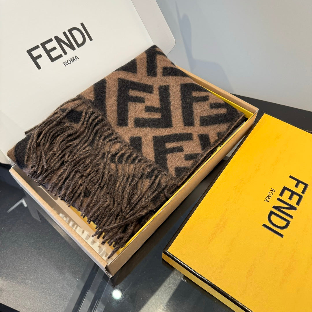 Fendi Atkı