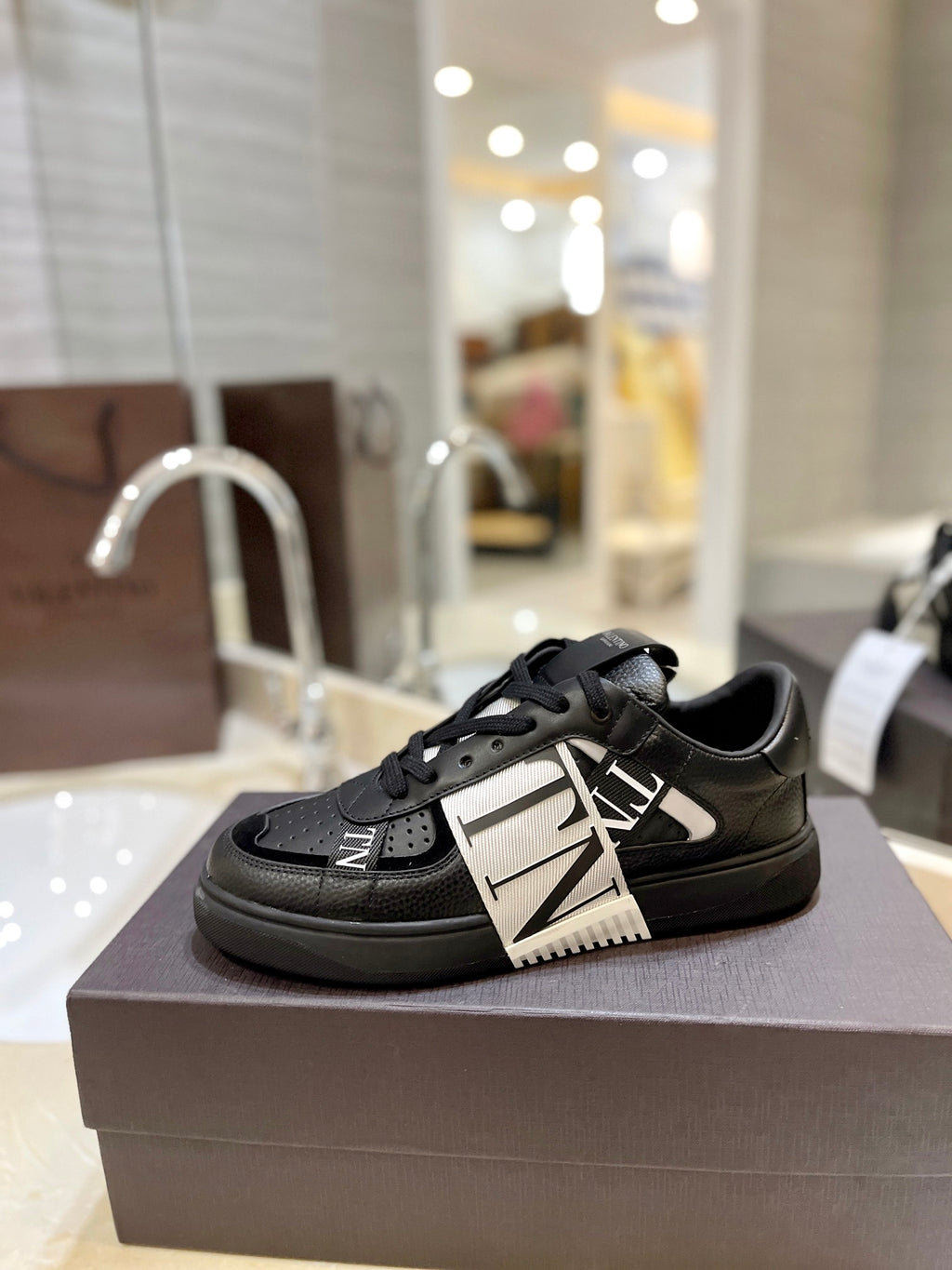 Valentino Sneaker