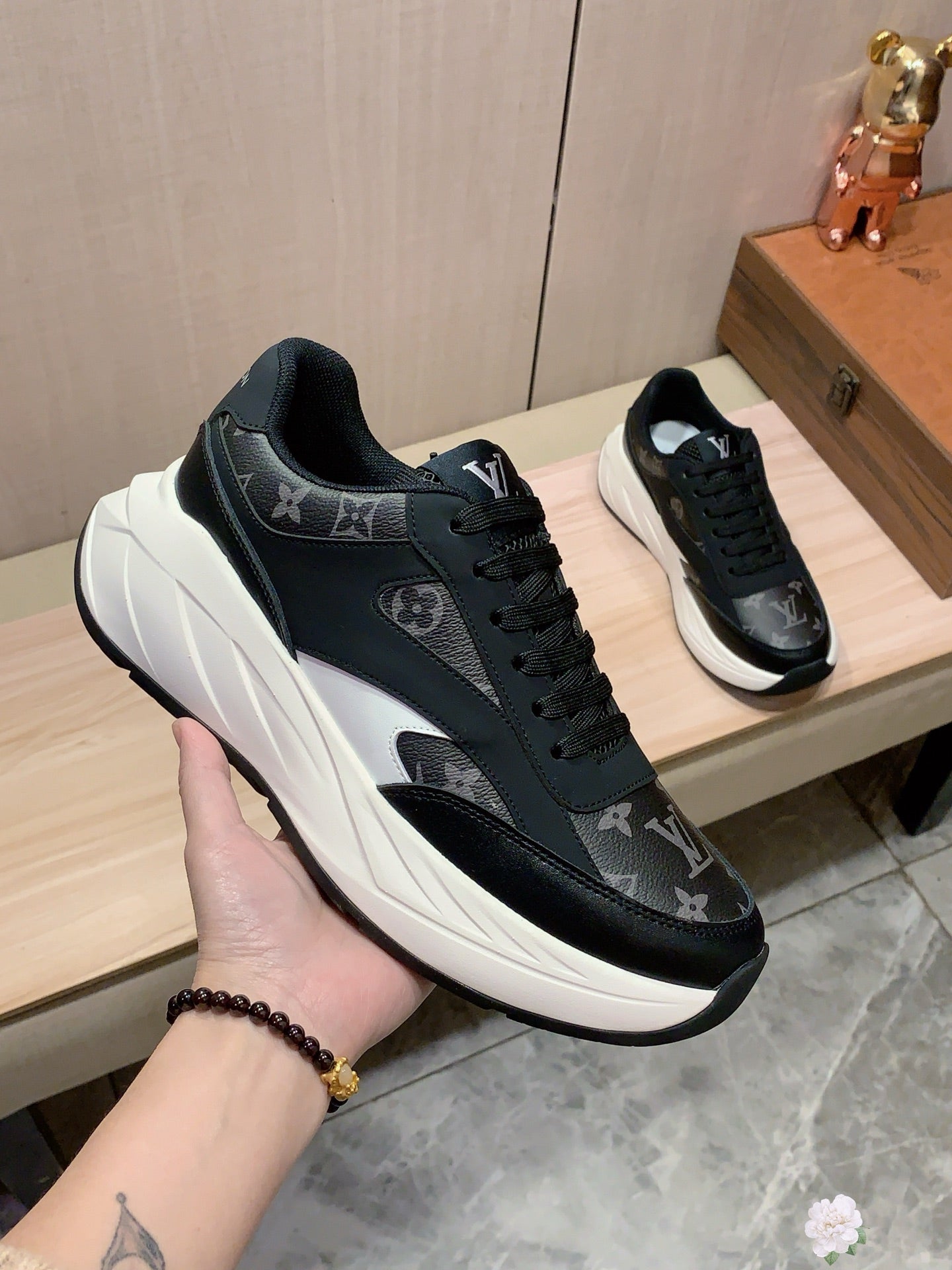 Louis Vuitton Sneaker