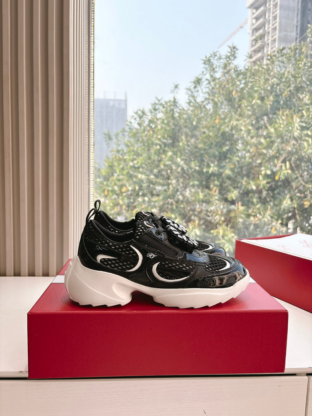 Roger Vivier Sneaker