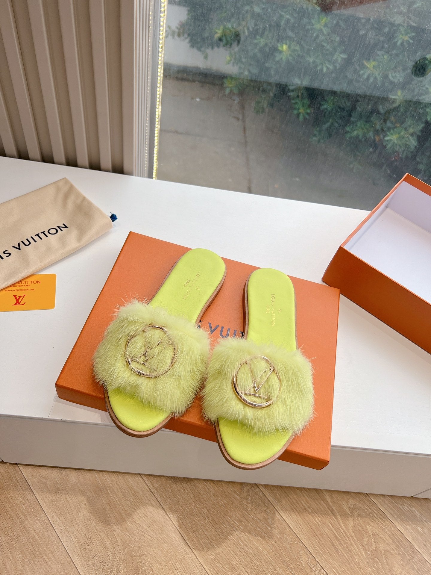 Louis Vuitton Slipper