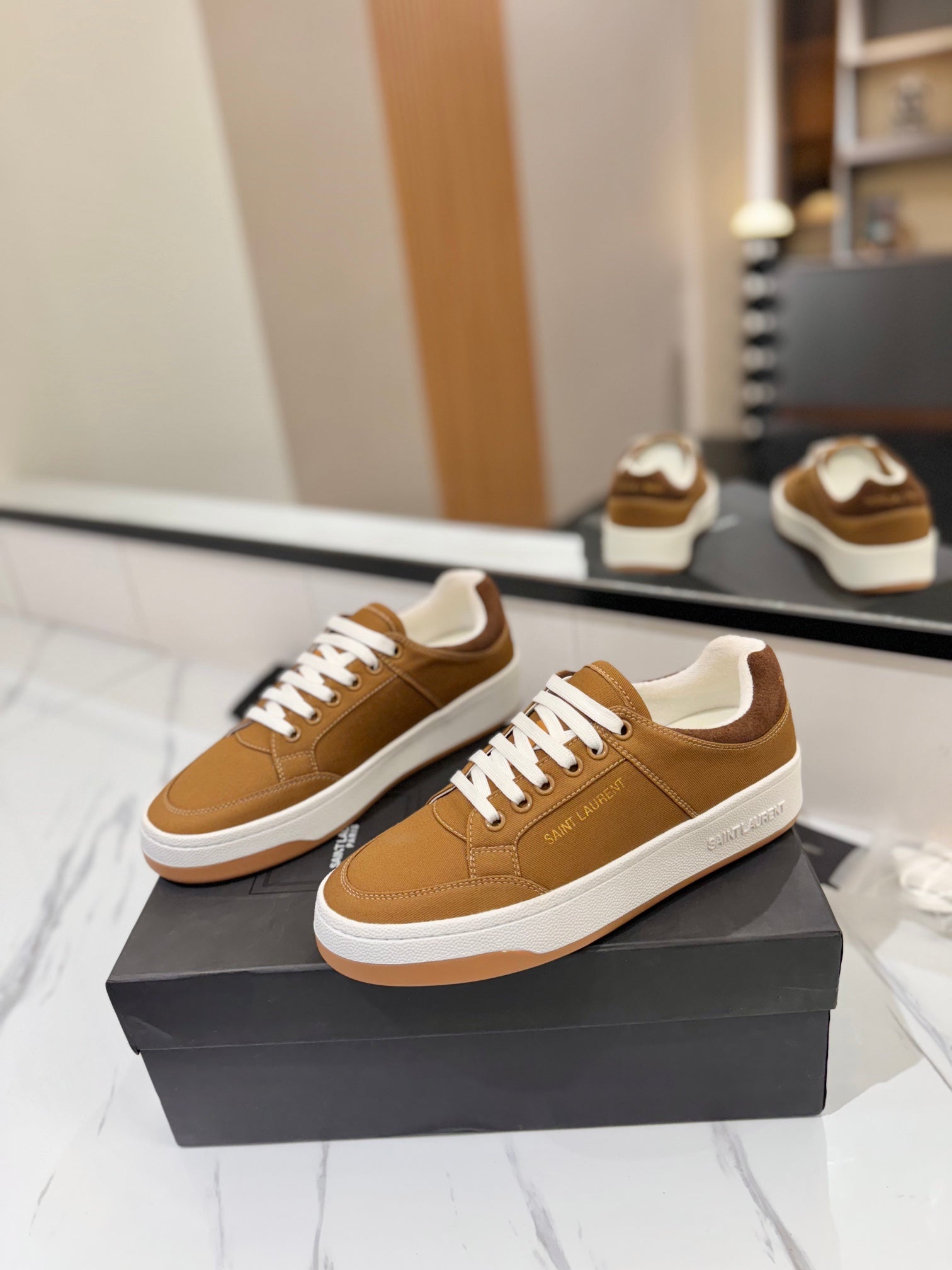 Saint Laurent Sneaker