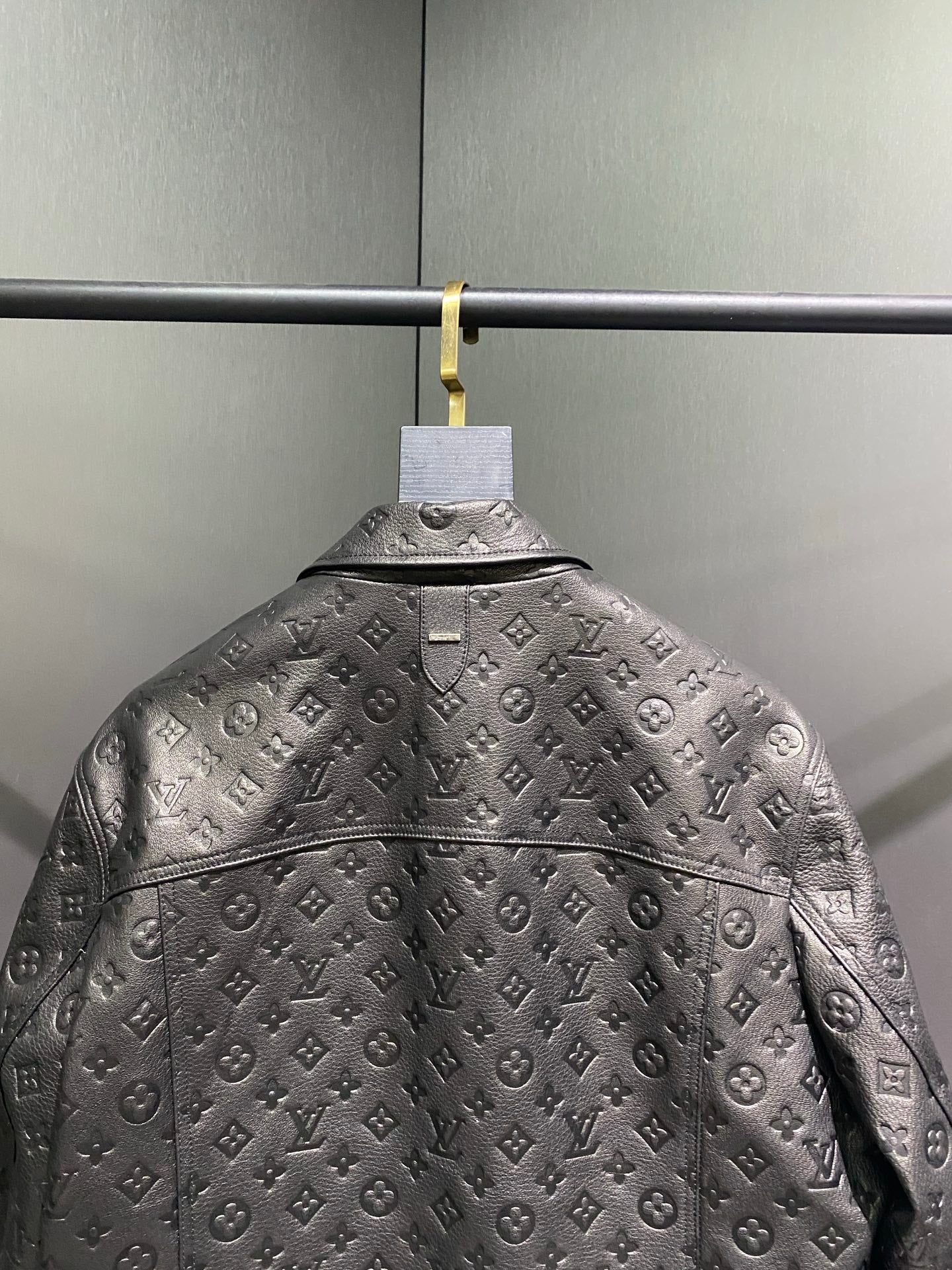 Louis Vuitton Deri Mont