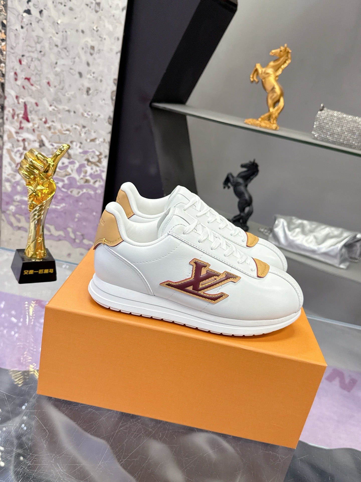 Louis Vuitton Sneaker