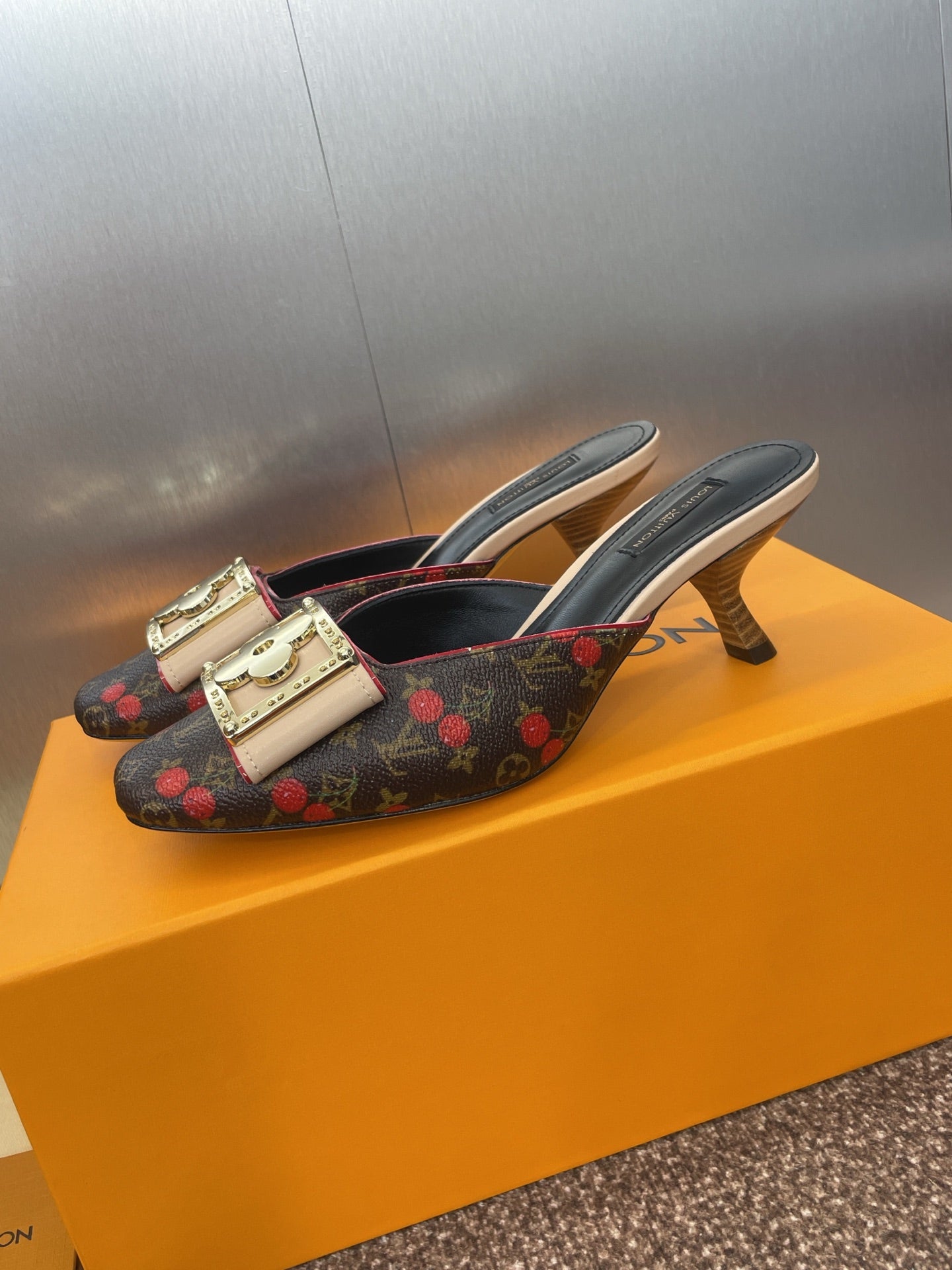 Louis Vuitton Topuklu