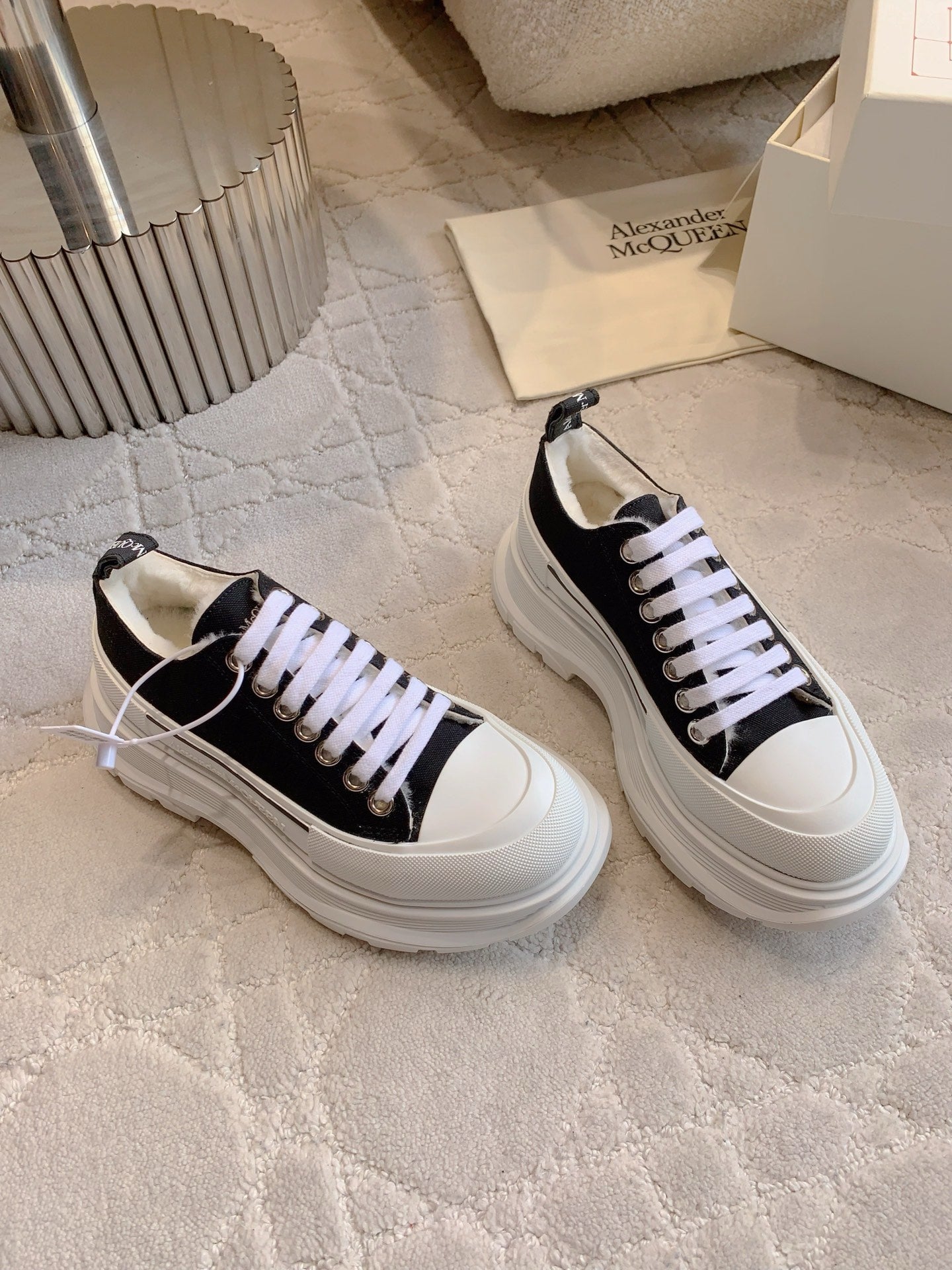 Alexander McQueen Sneaker (Kürklü)