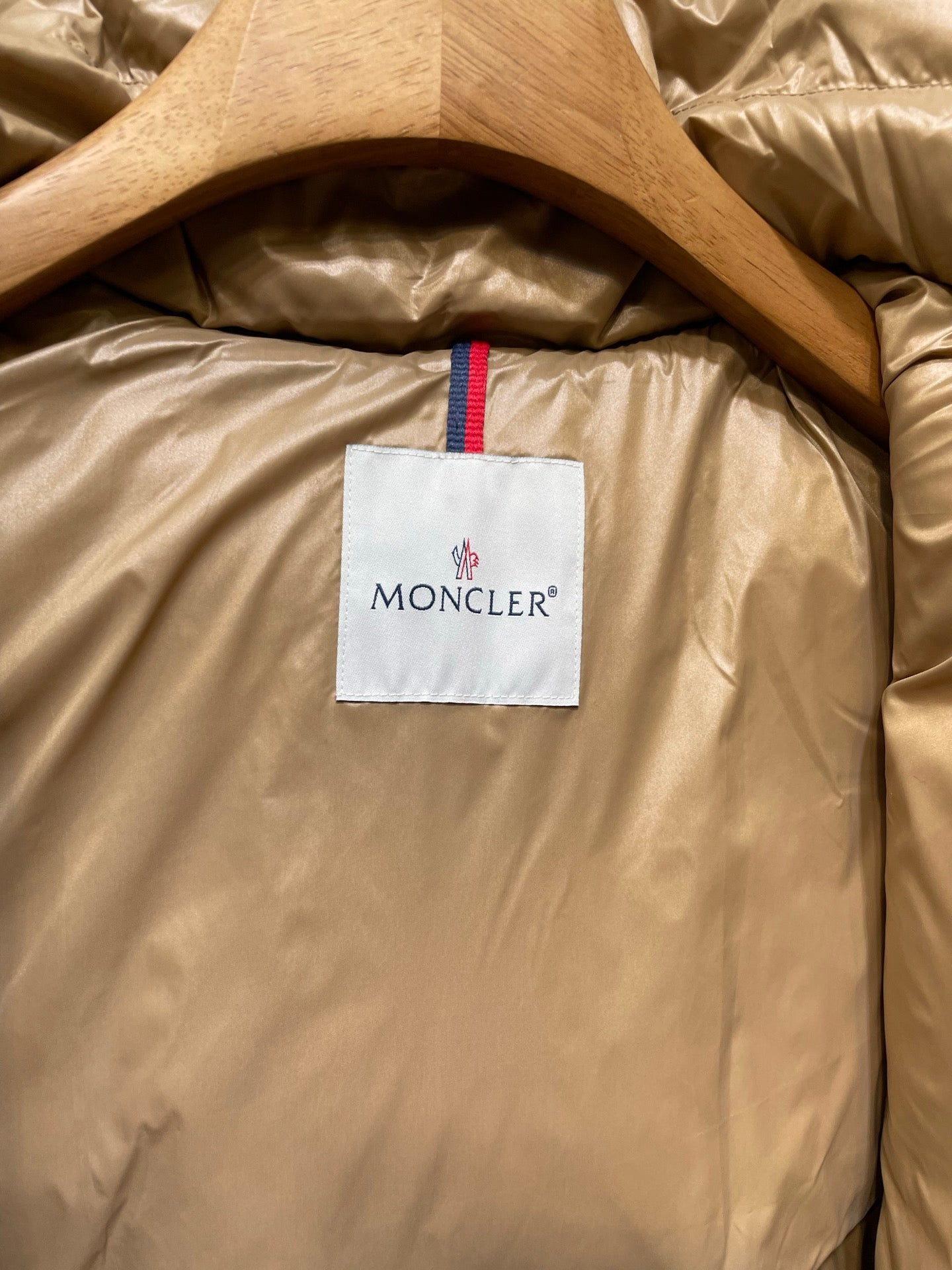 Moncler Kastüyü Mont