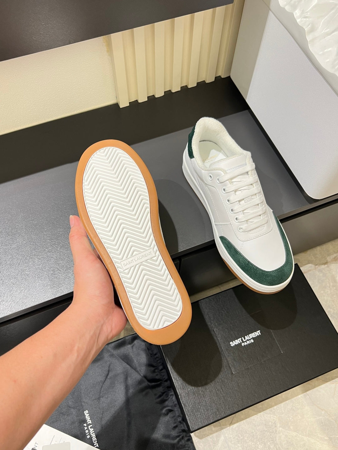 Yves Saint Laurent Sneaker