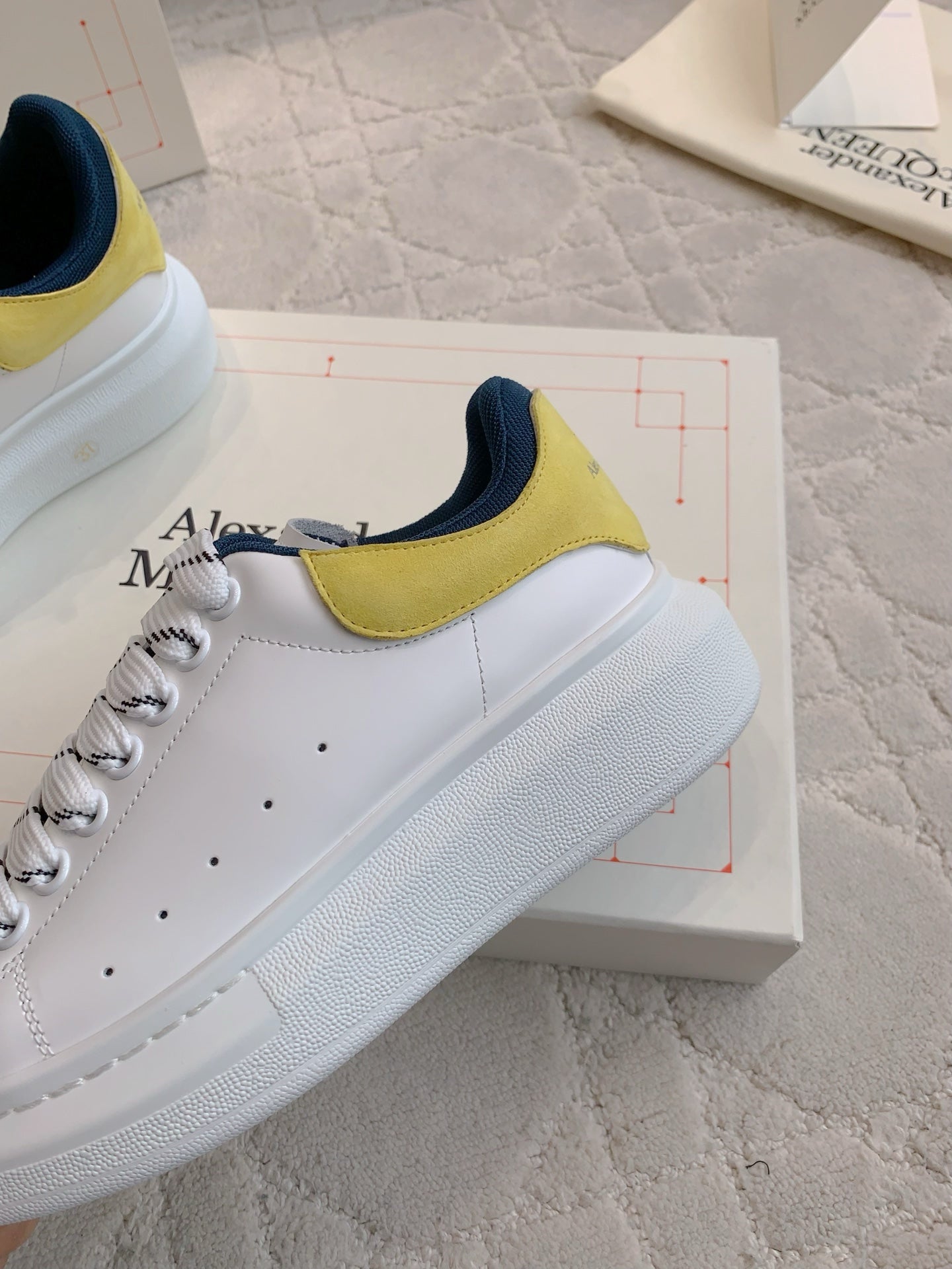 Alexander McQueen Sneaker