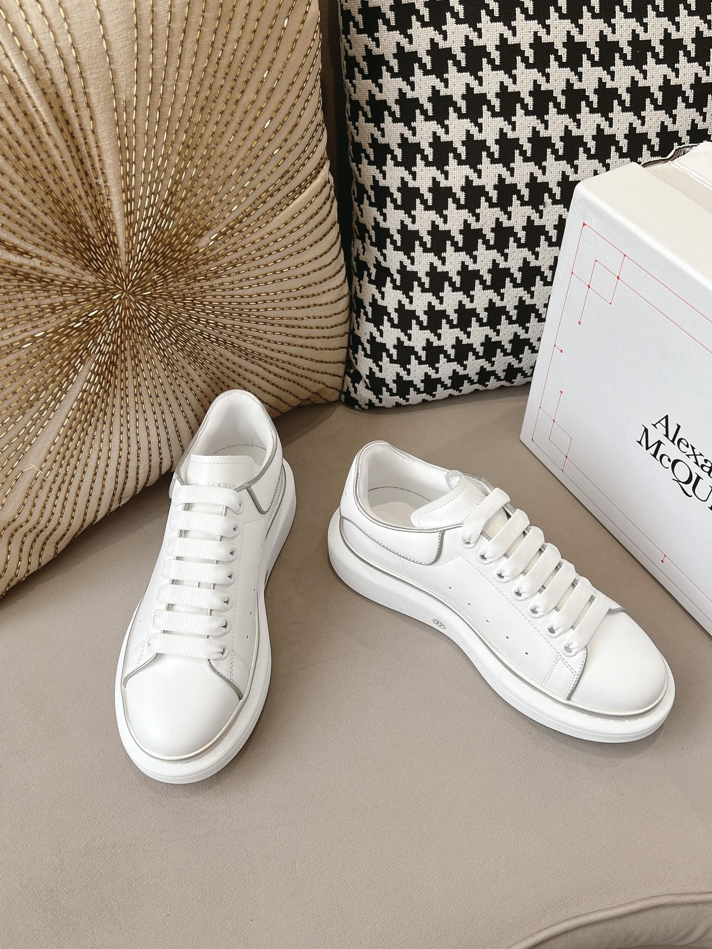Alexander McQueen Sneaker