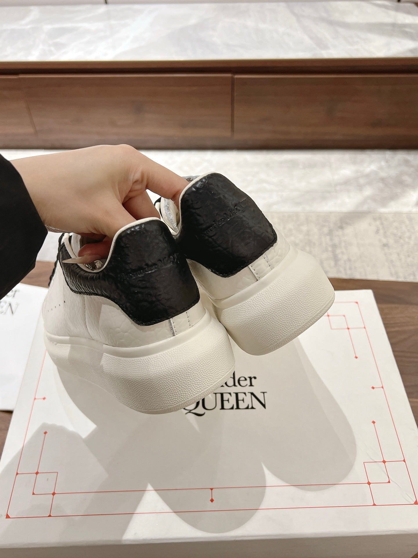 Alexander McQueen Sneaker