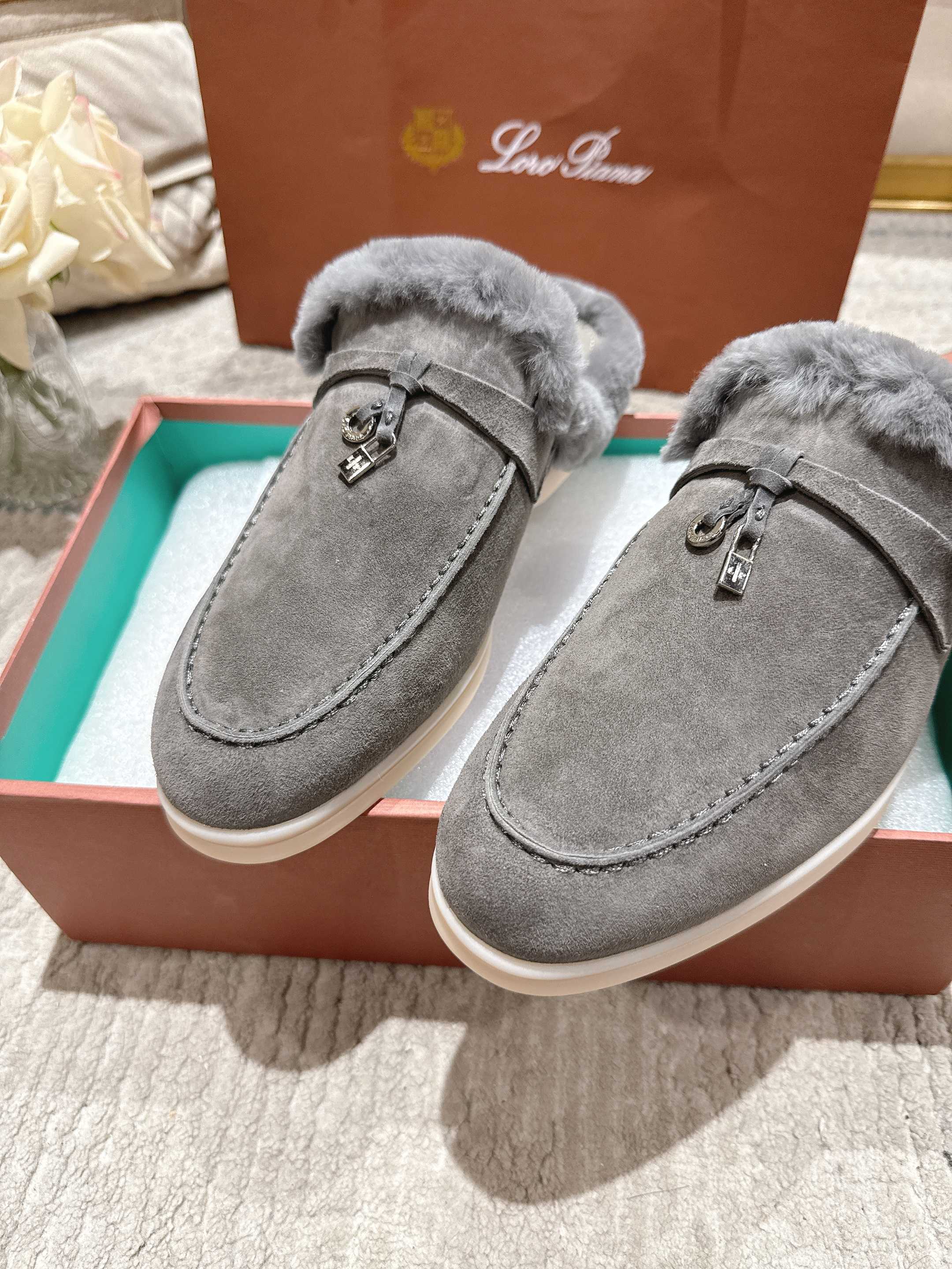 Loro Piana Slipper