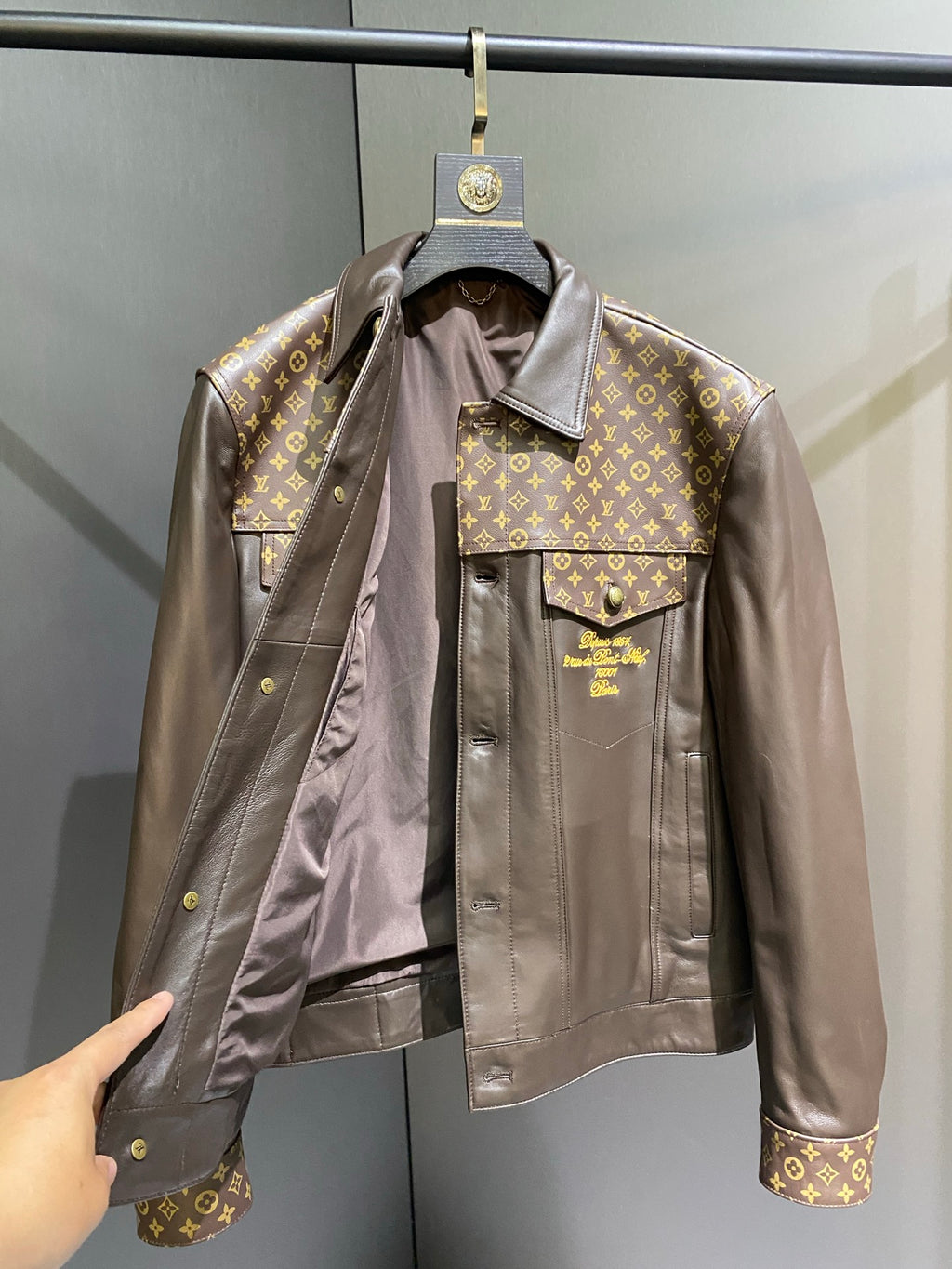 Louis Vuitton Deri Mont