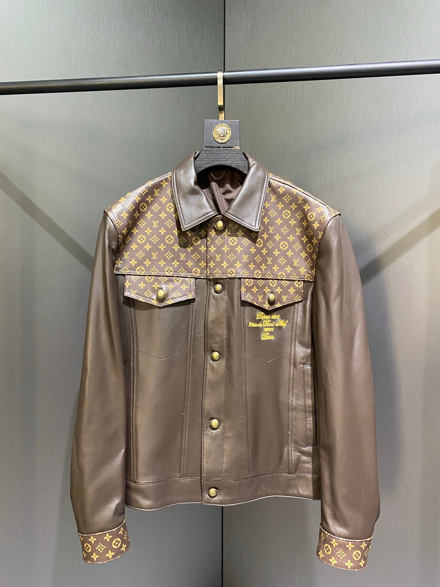 Louis Vuitton Deri Mont