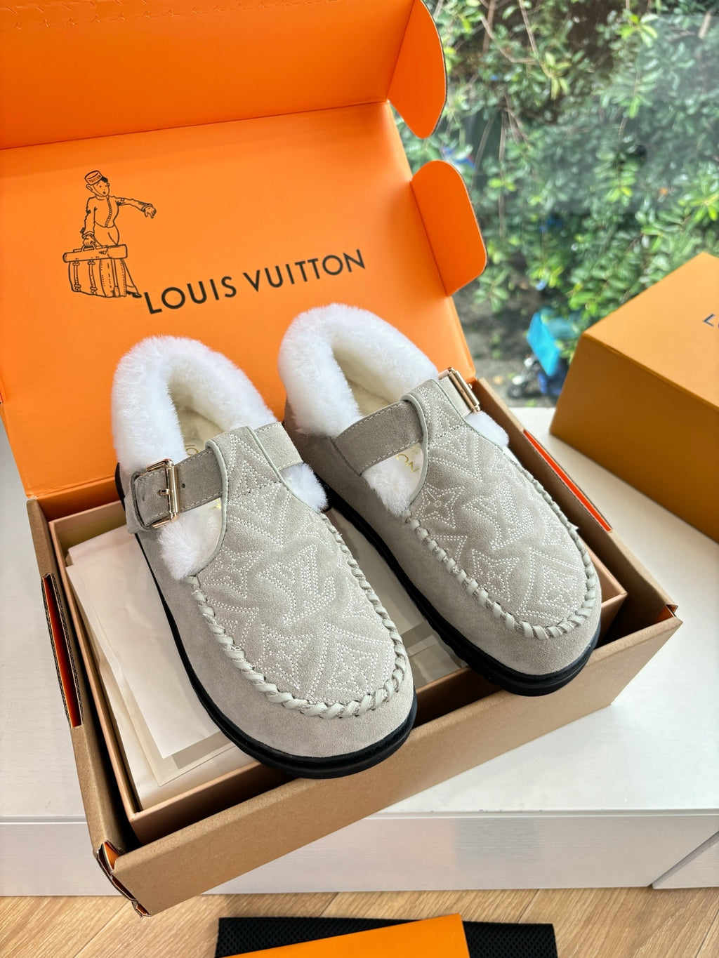 Louis Vuitton Slipper