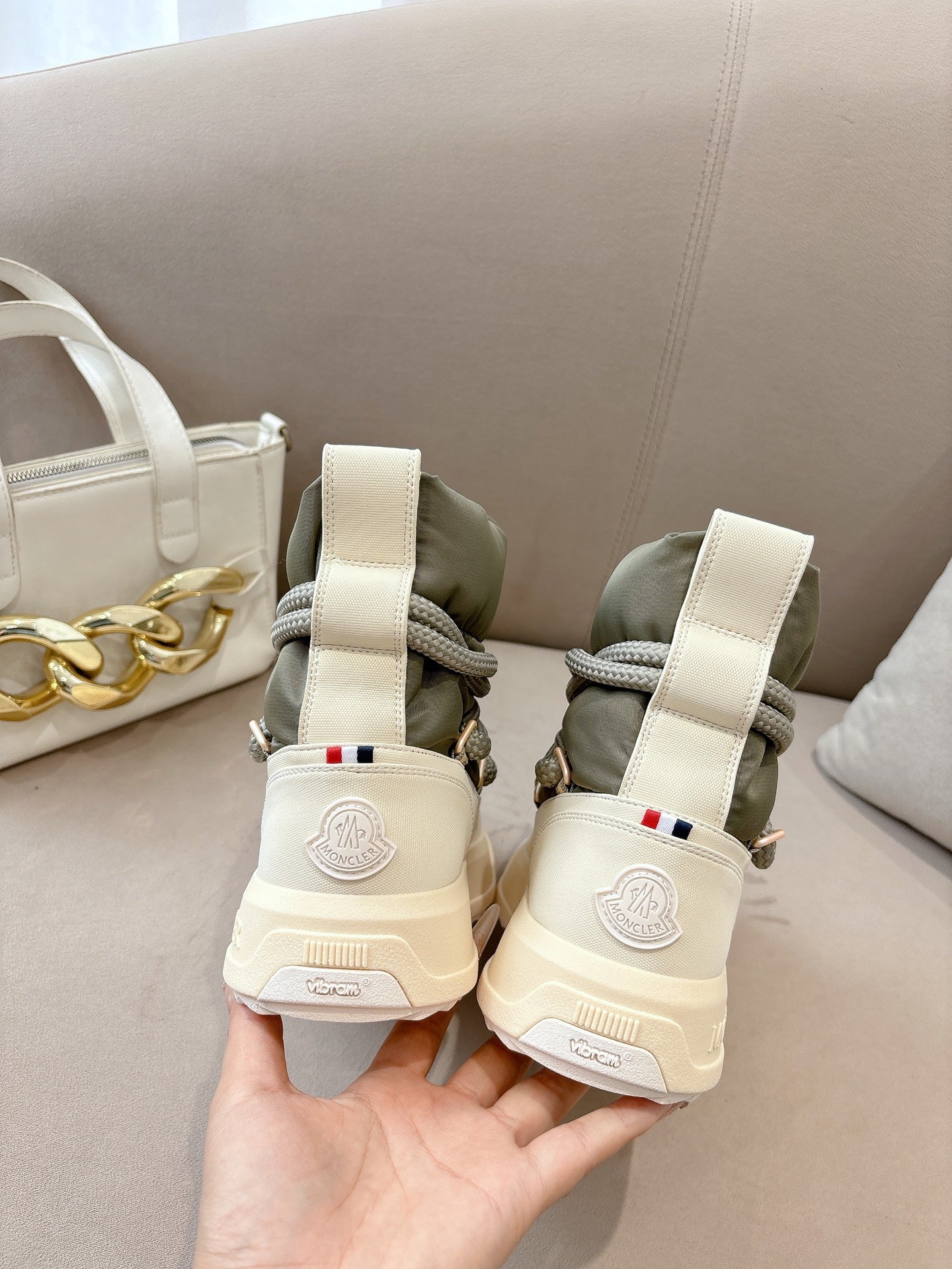 Moncler Bot