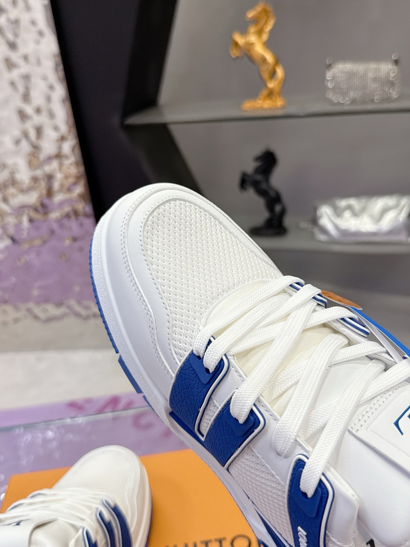 Louis Vuitton Sneaker