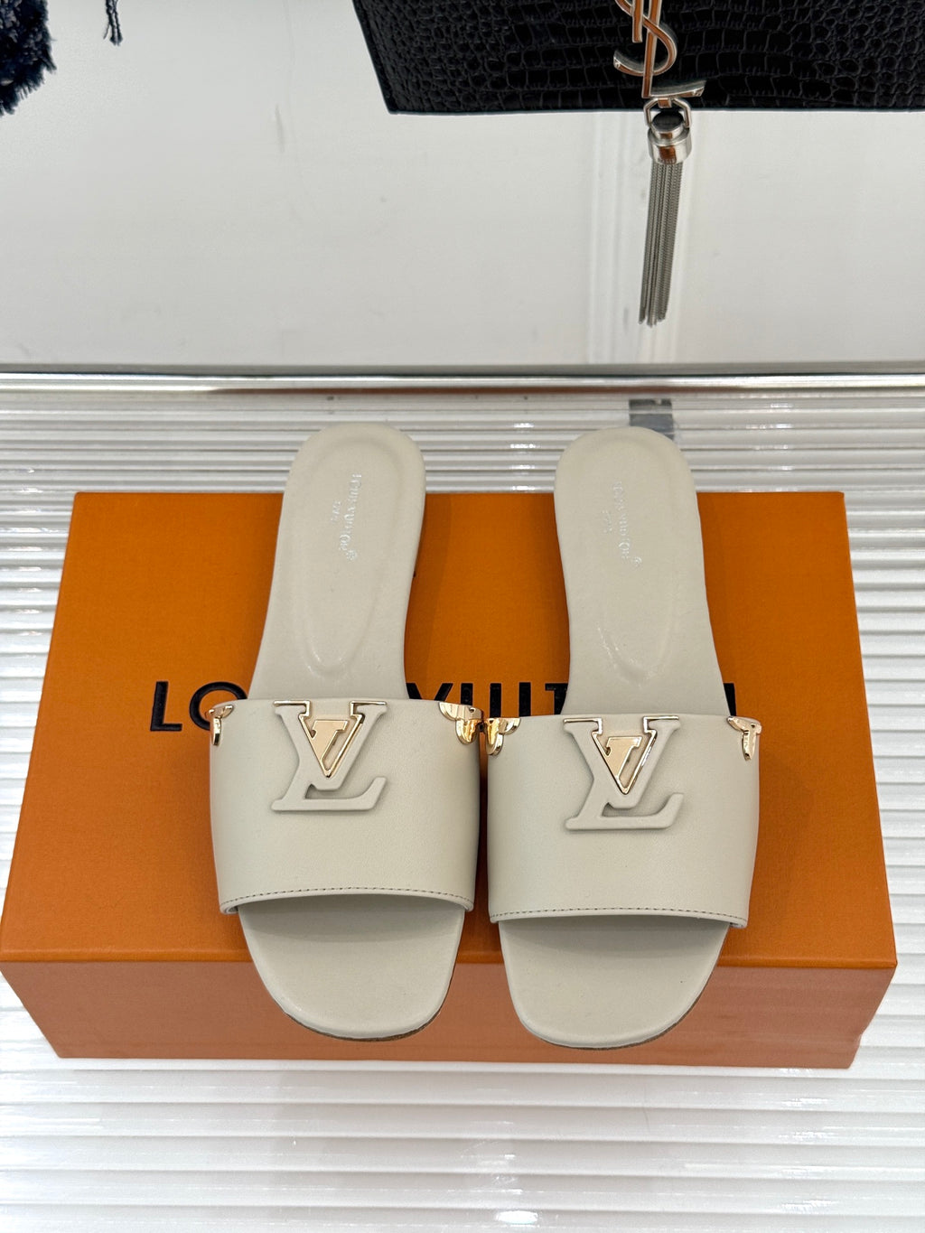 Louis Vuitton Slipper