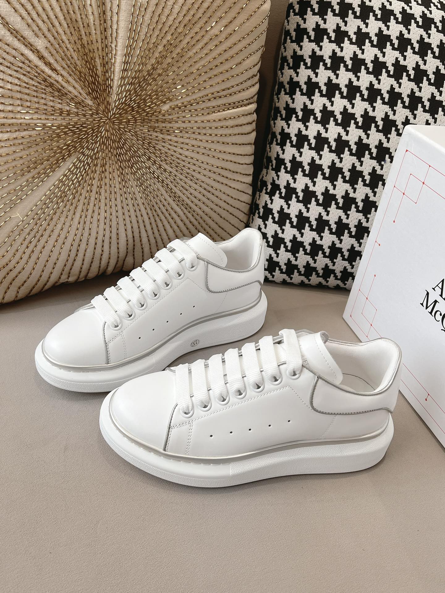 Alexander McQueen Sneaker