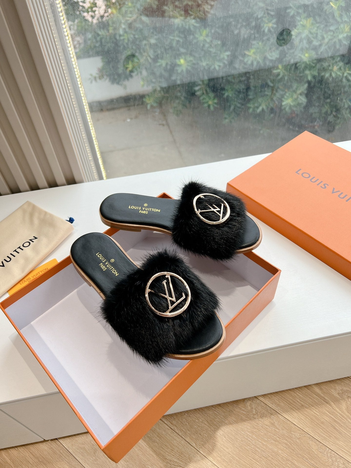 Louis Vuitton Slipper
