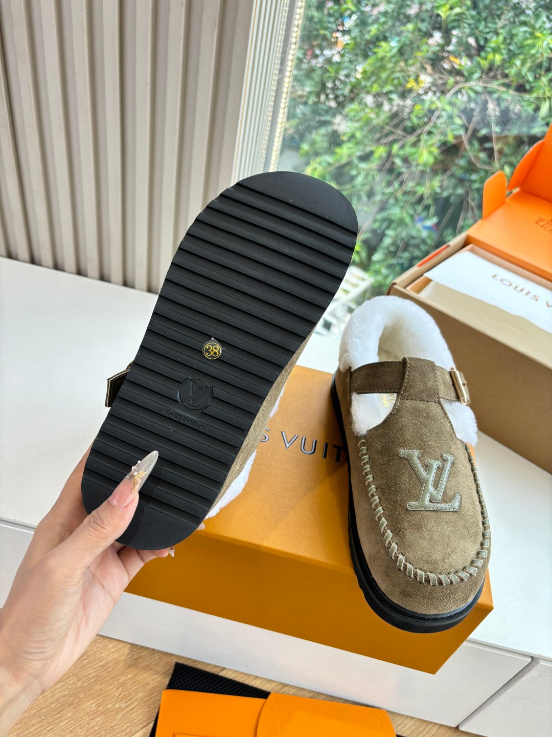 Louis Vuitton Slipper