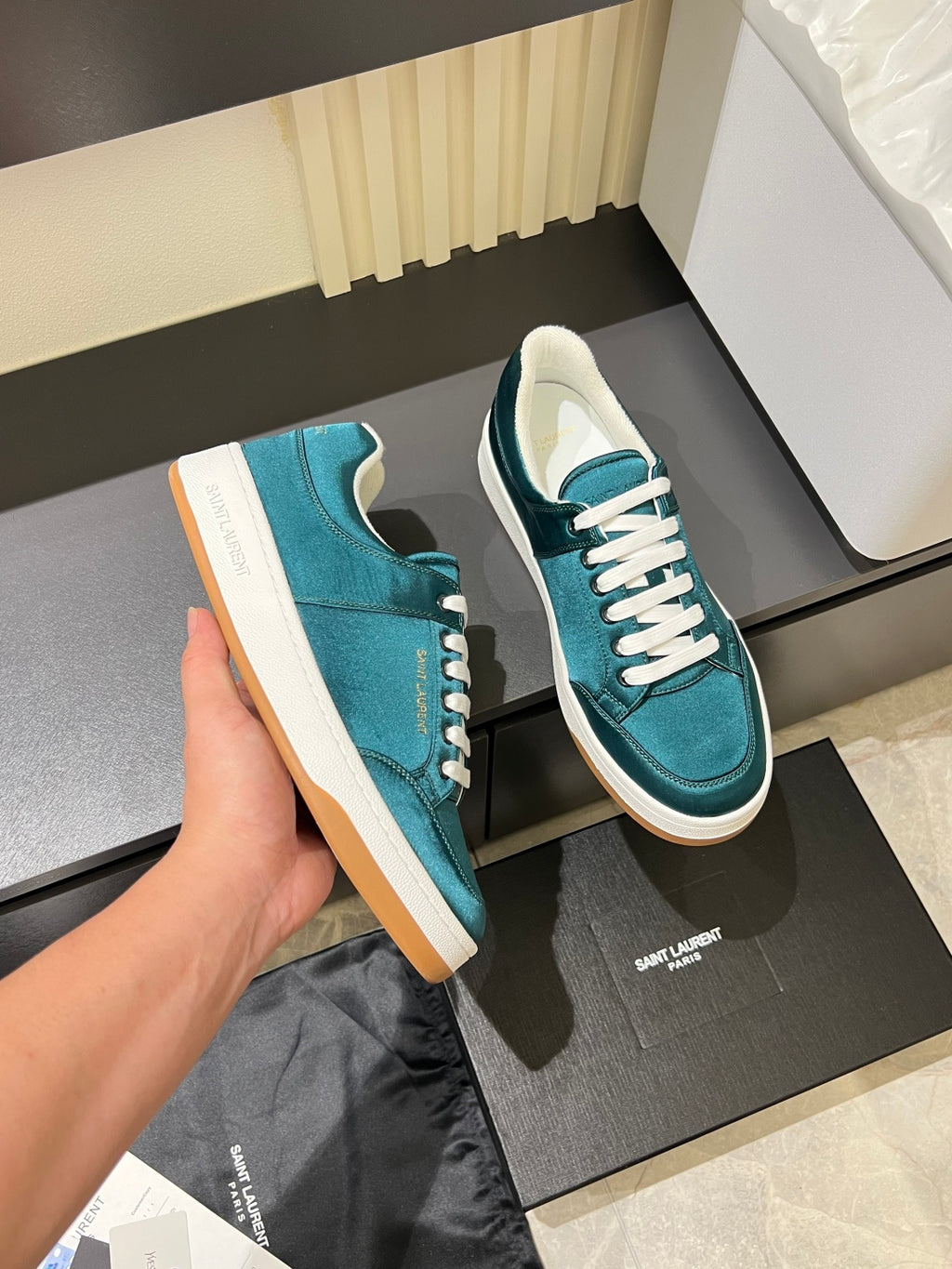 Yves Saint Laurent Sneaker