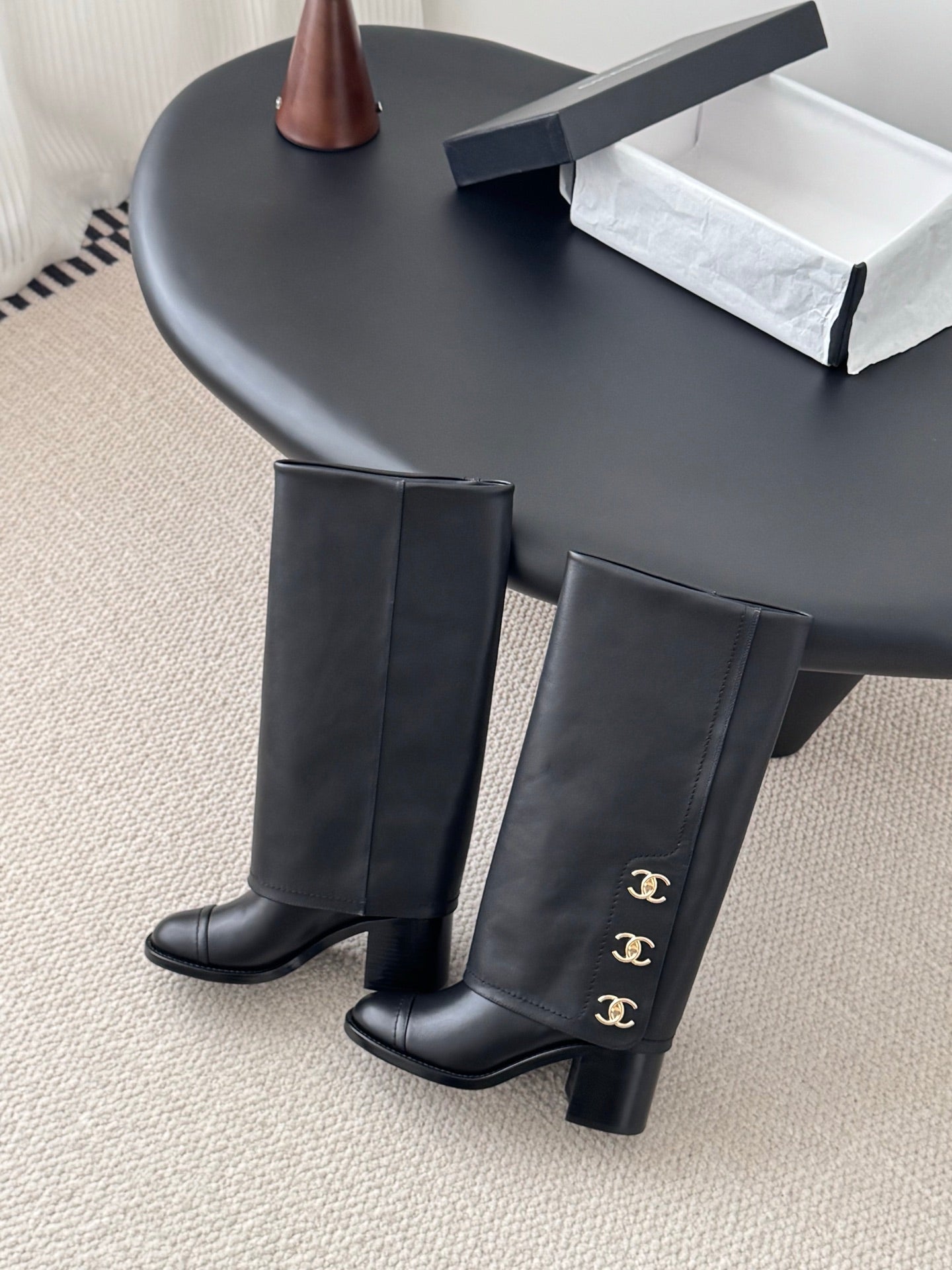Chanel Çizme