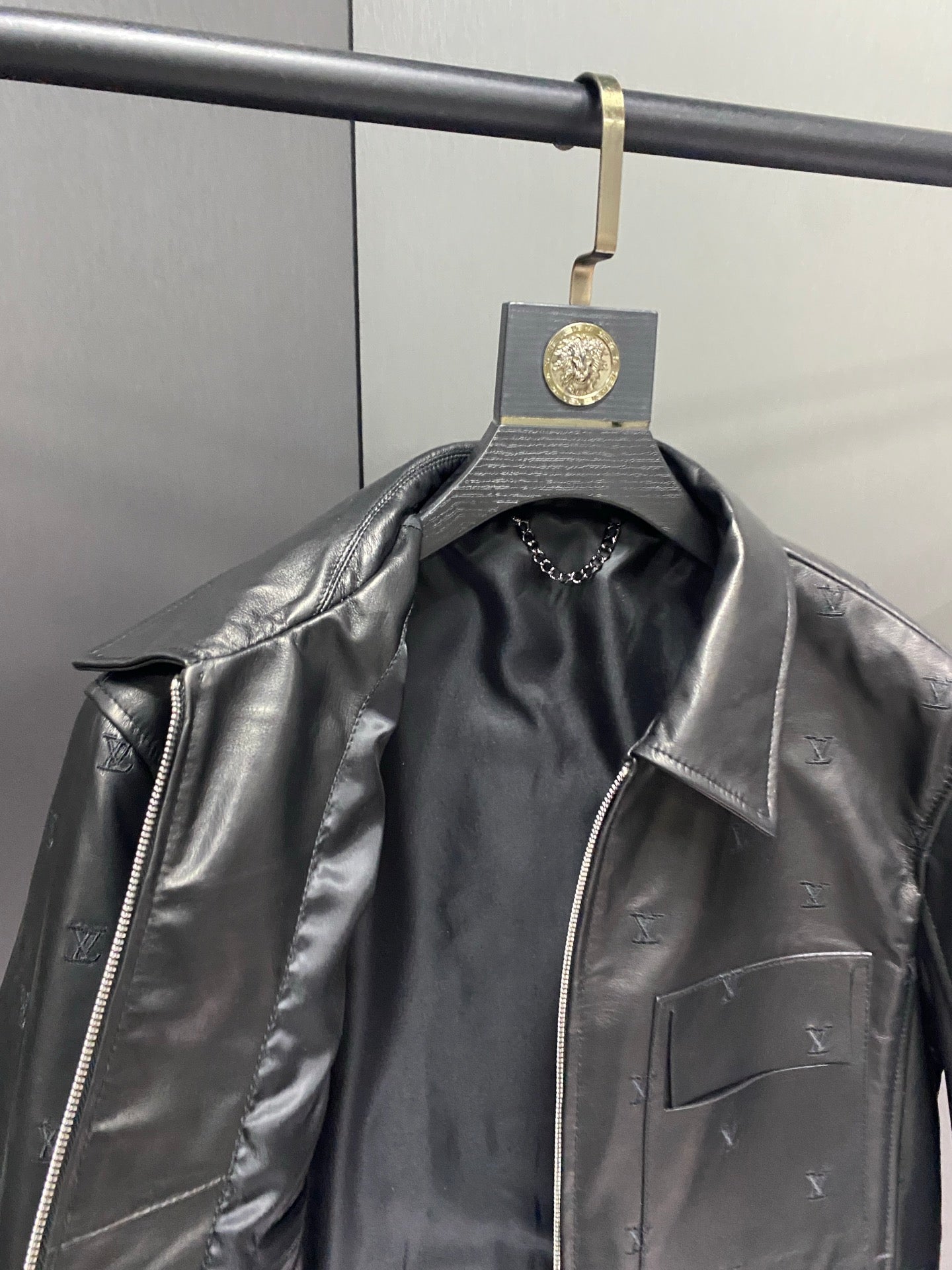 Louis Vuitton Deri Mont