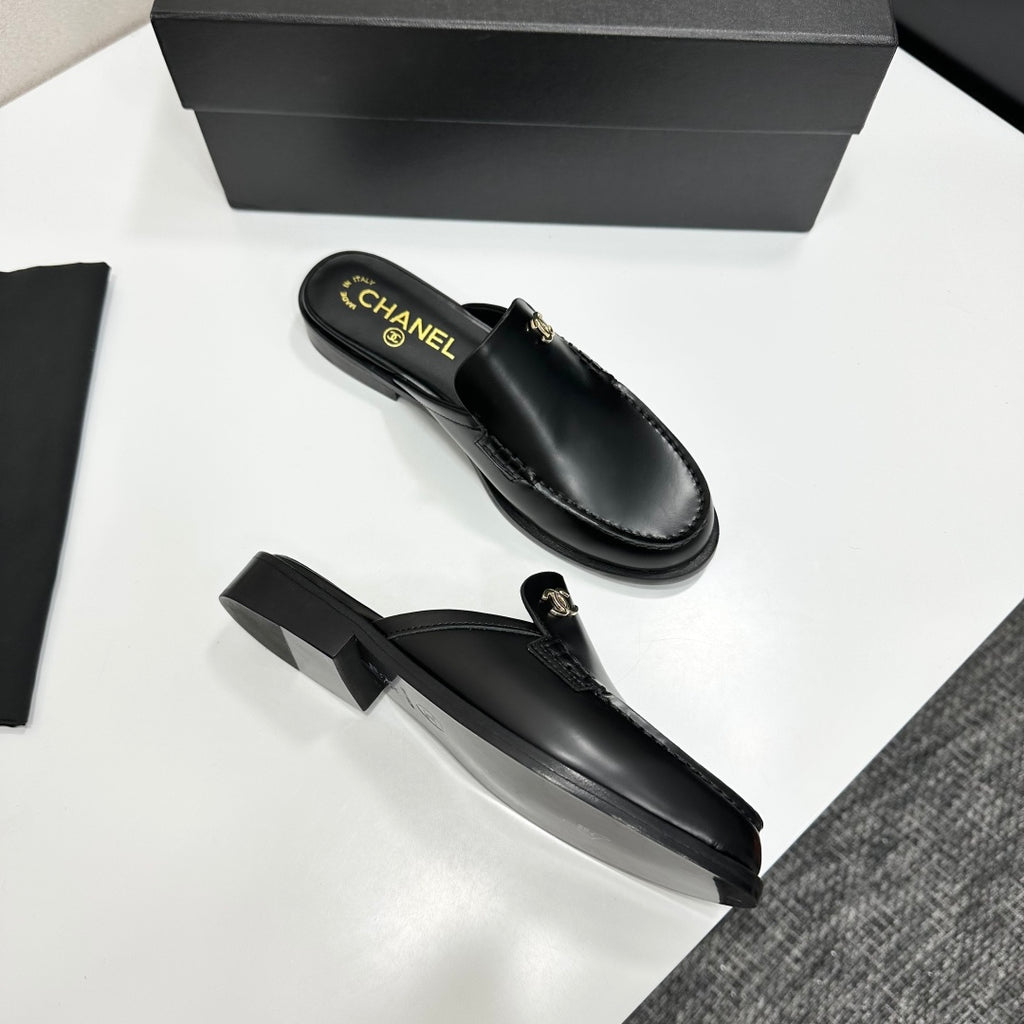 Chanel Slipper
