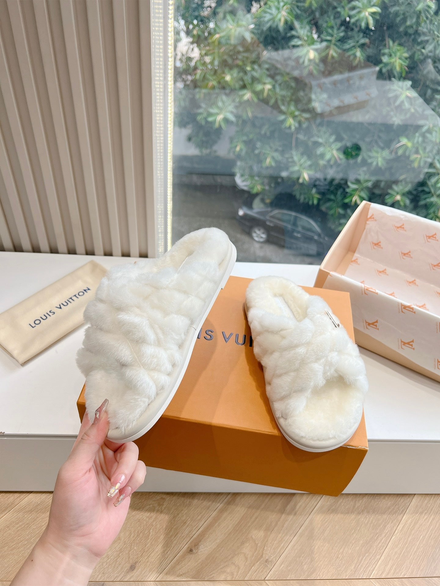 Louis Vuitton Slipper