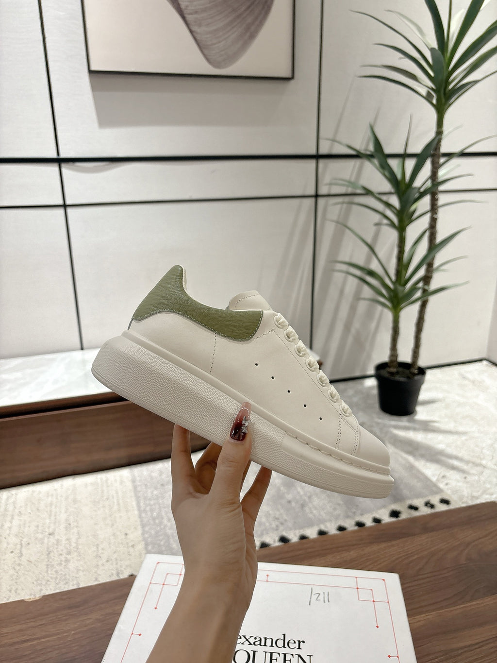 Alexander McQueen Sneaker