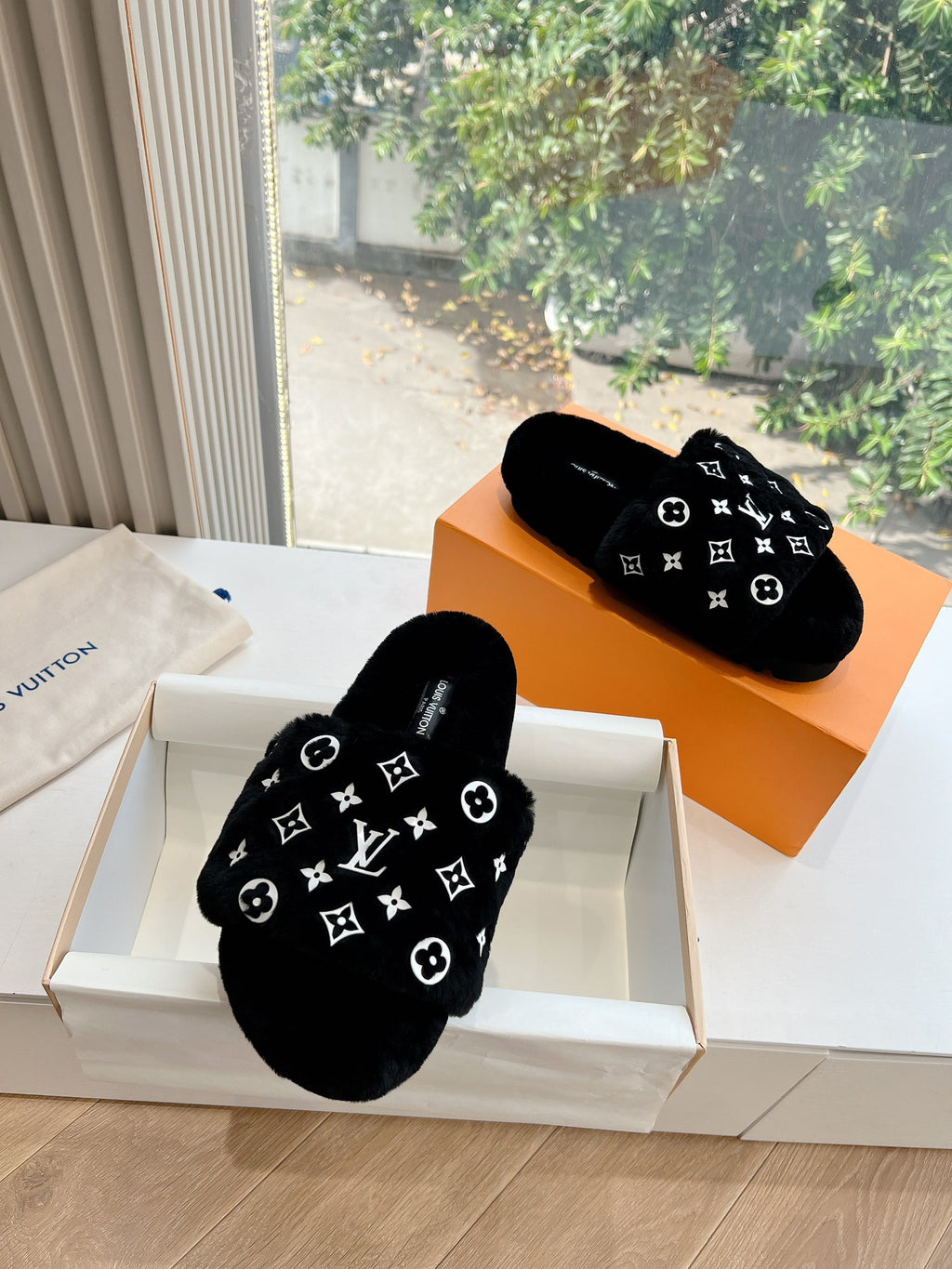Louis Vuitton Slipper