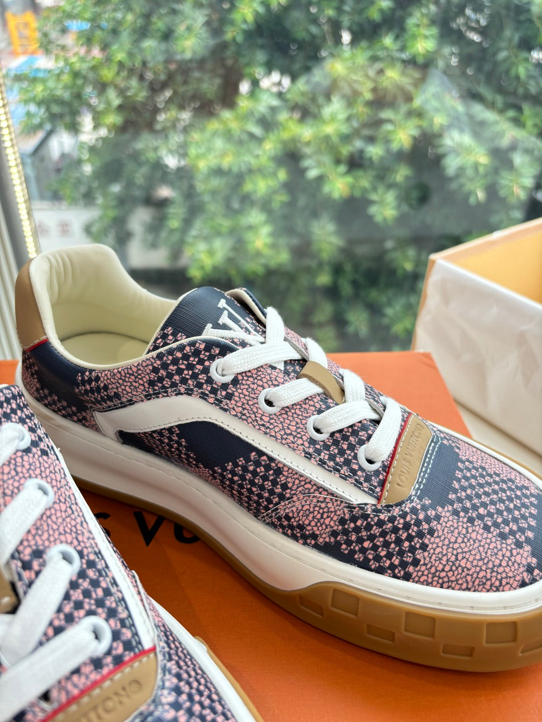 Louis Vuitton Sneaker