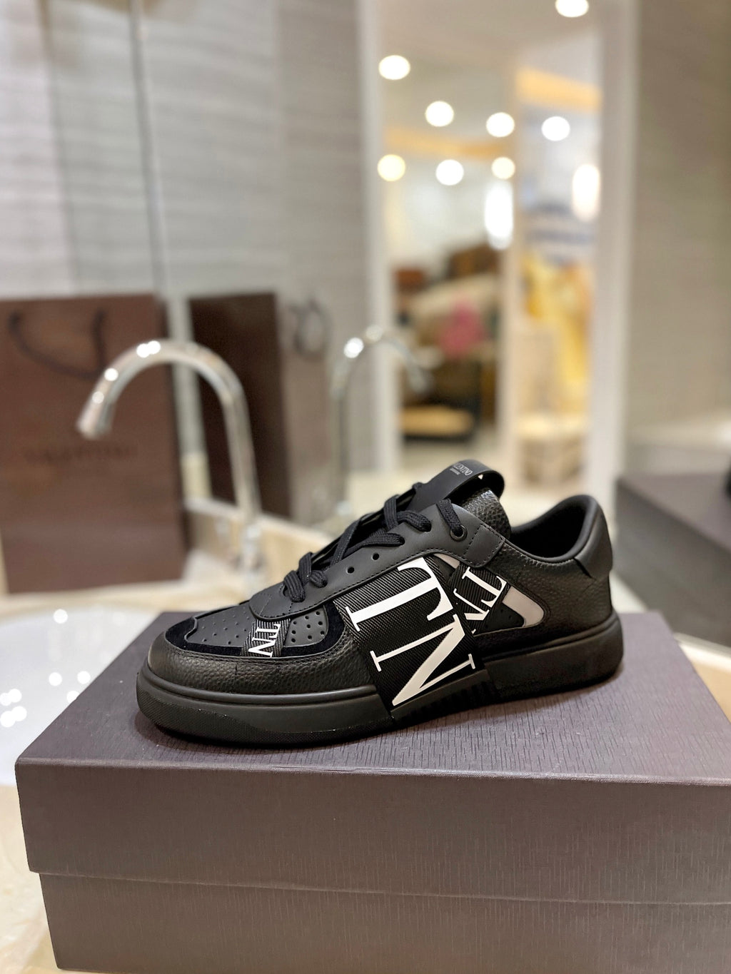 Valentino Sneaker