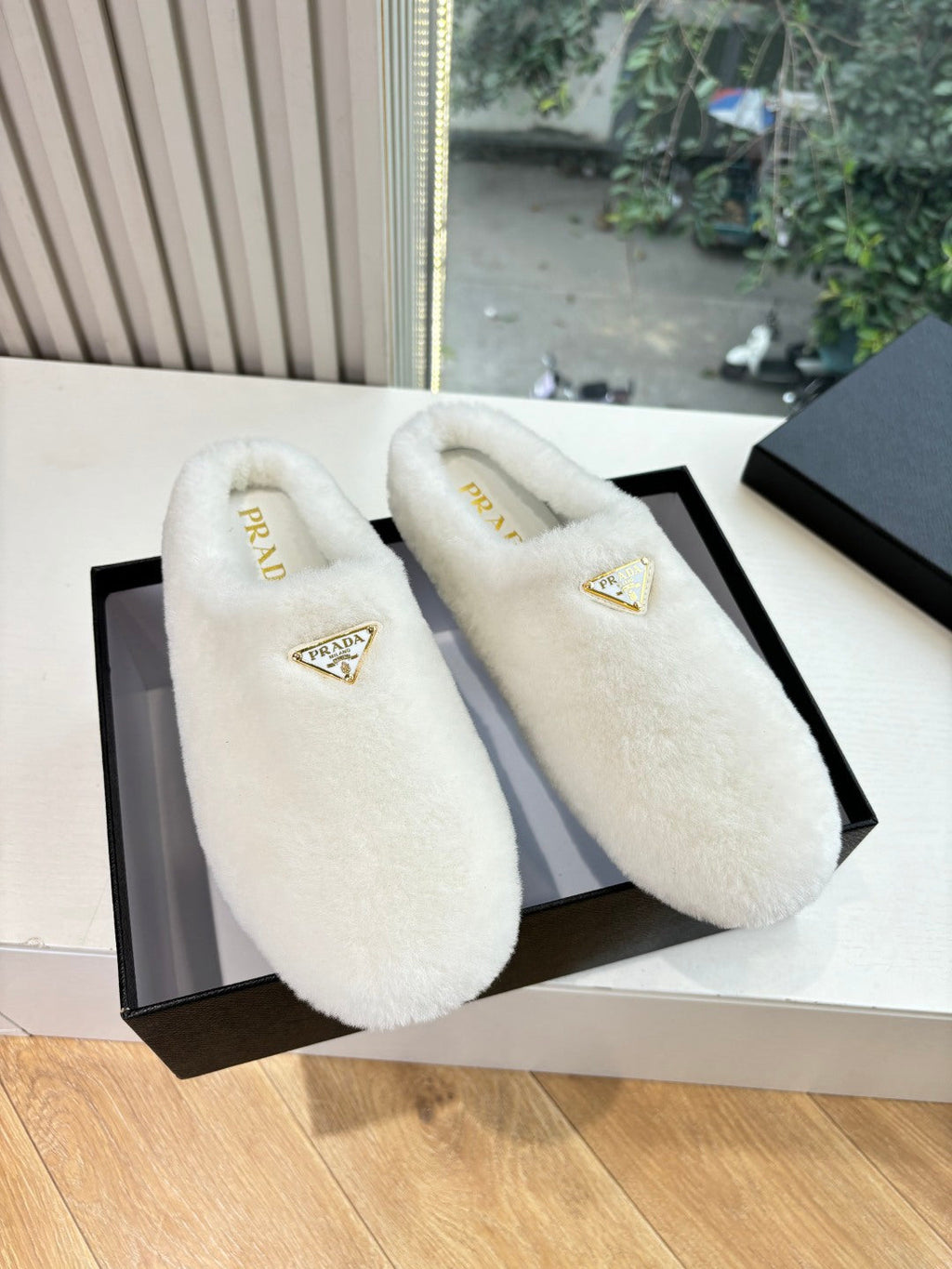 Prada Slipper Hemen Teslim İndirimli
