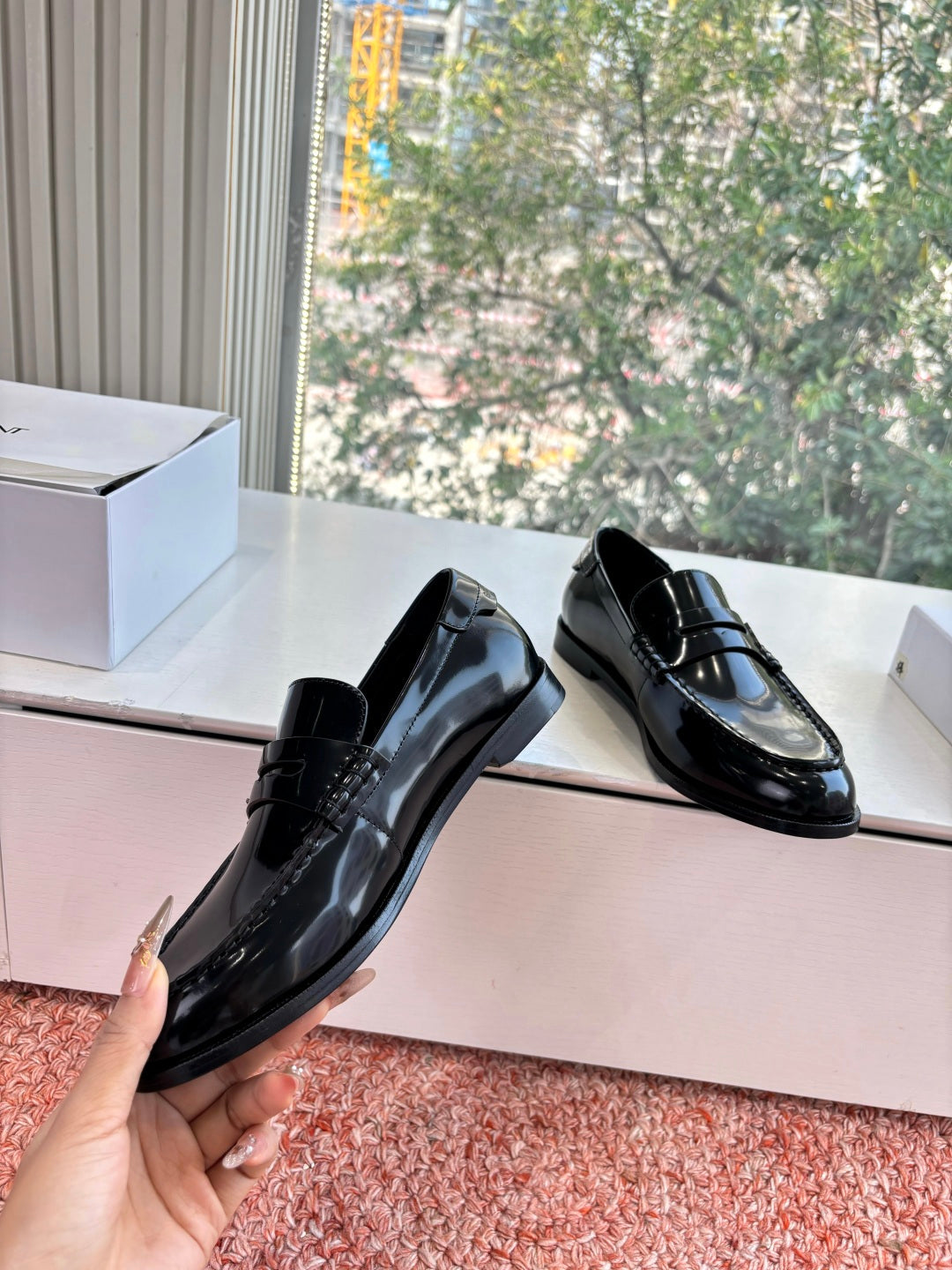 Yves Saint Laurent Loafer