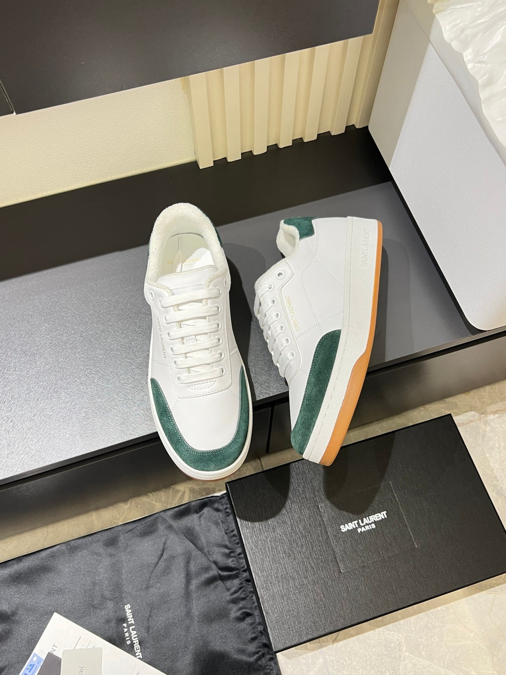 Yves Saint Laurent Sneaker