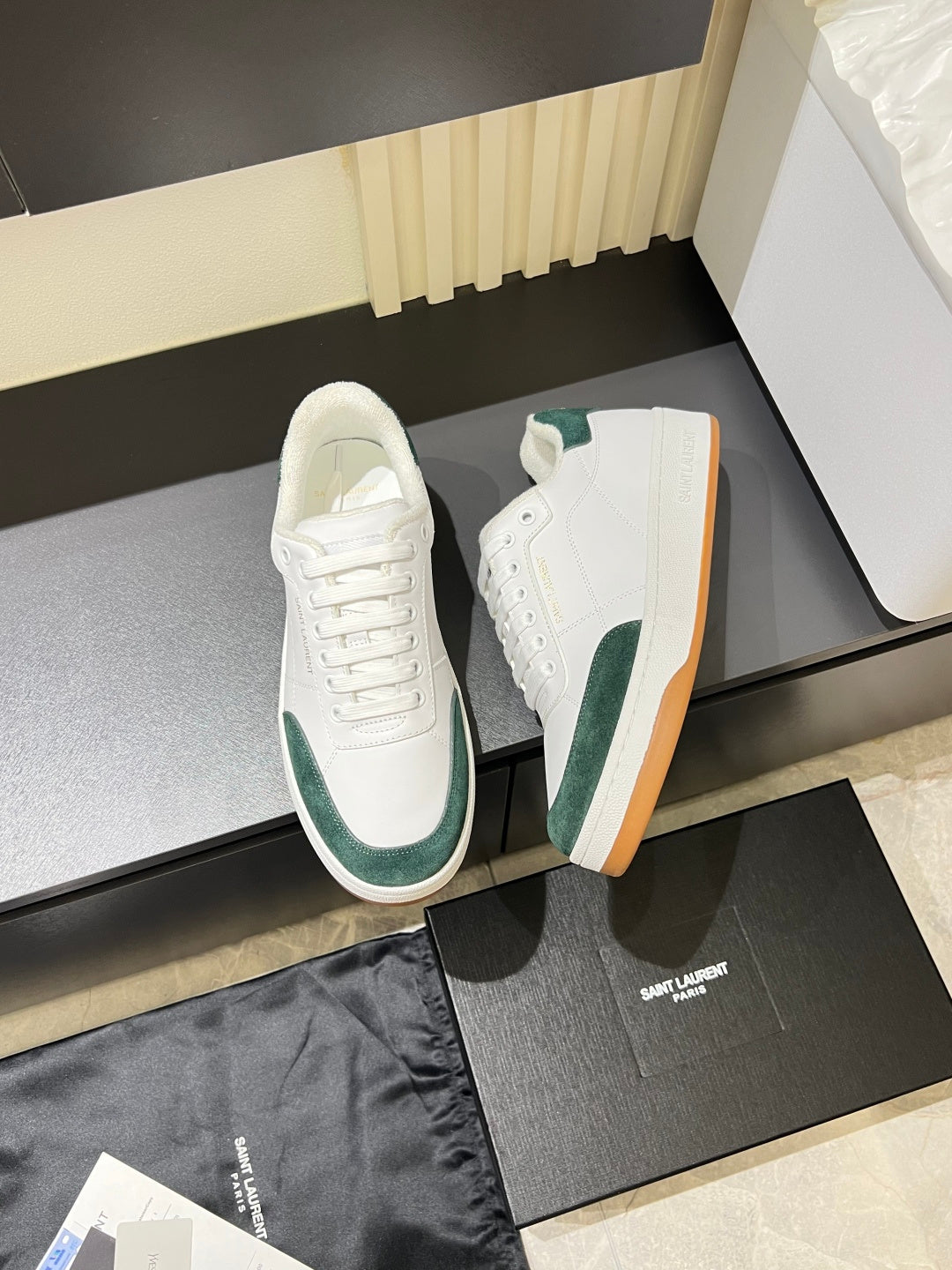 Yves Saint Laurent Sneaker