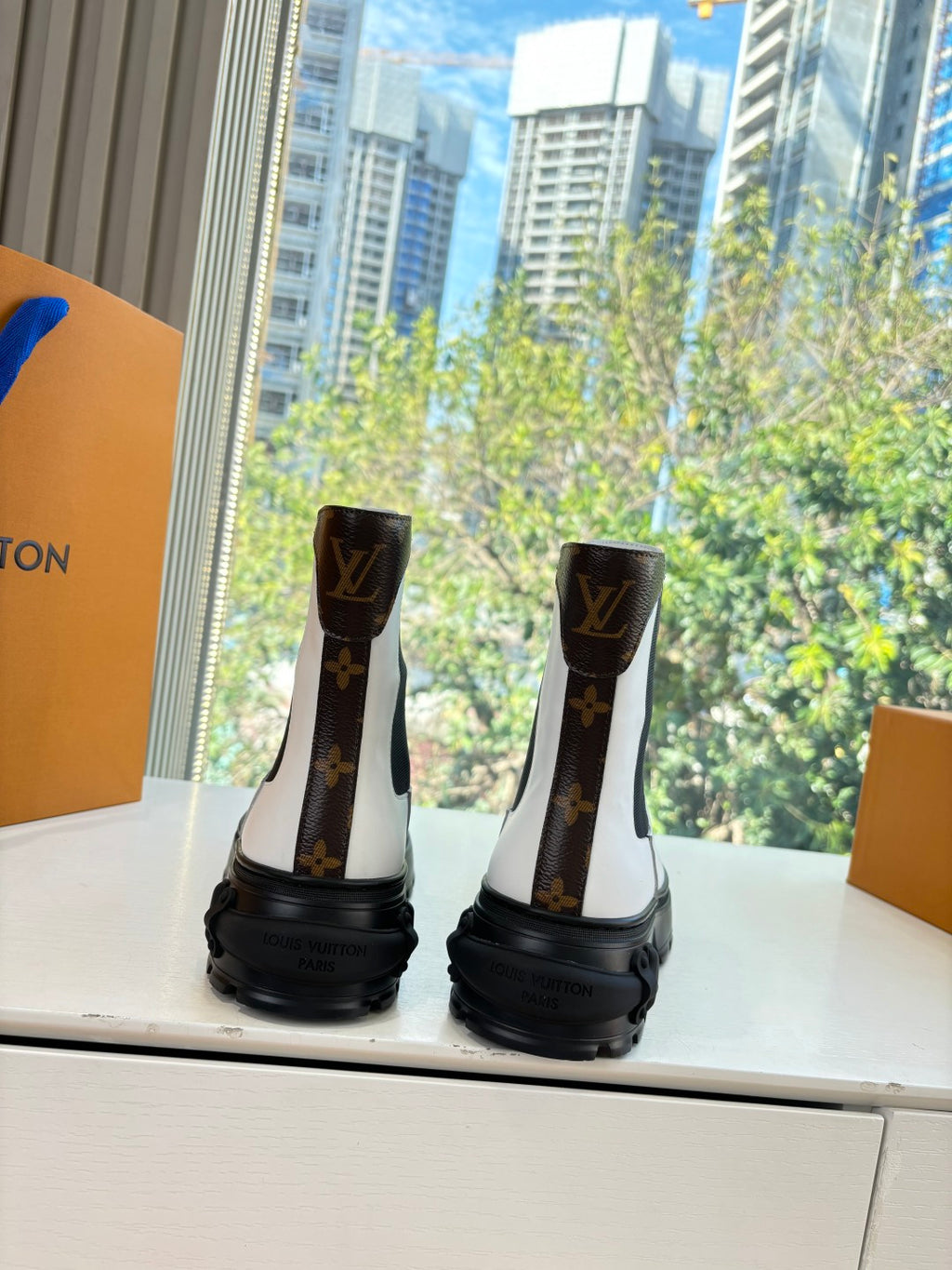 Louis Vuitton Bot