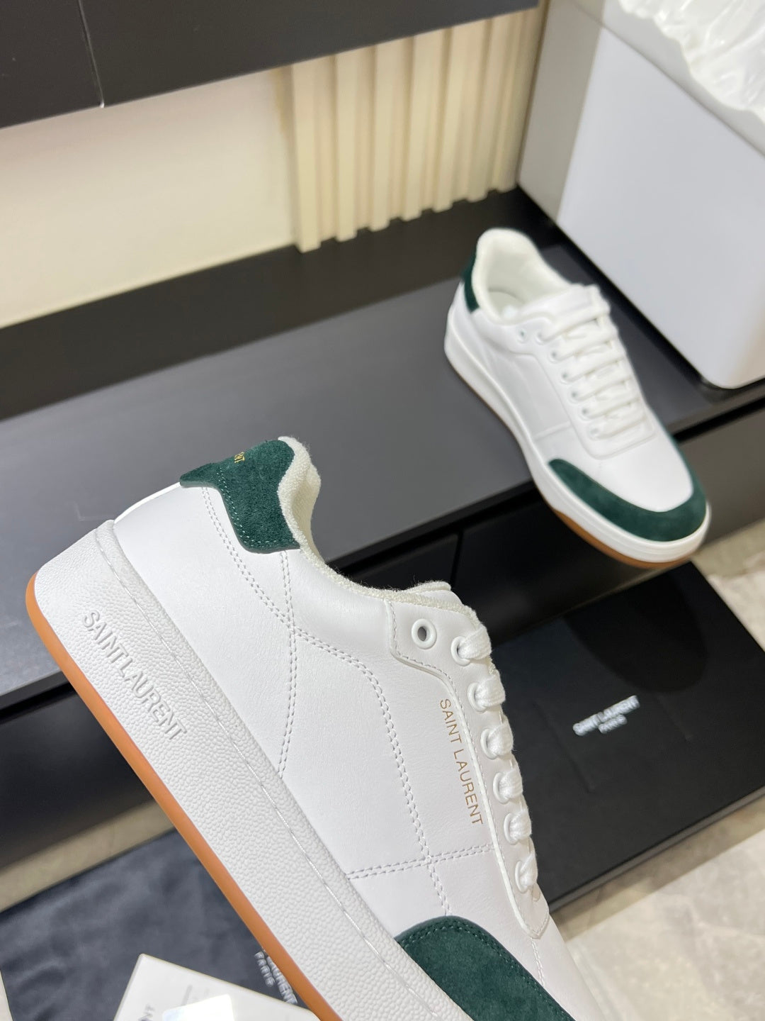 Yves Saint Laurent Sneaker