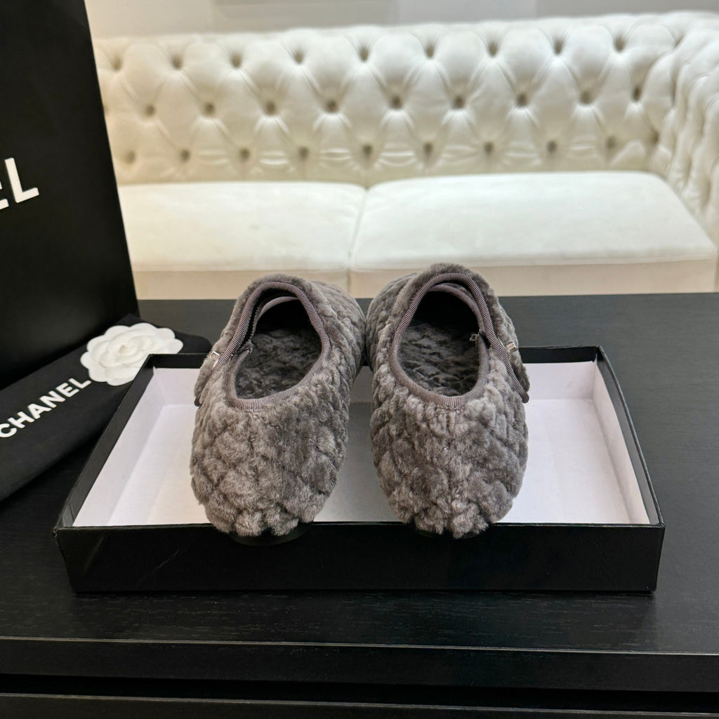 Chanel Slipper