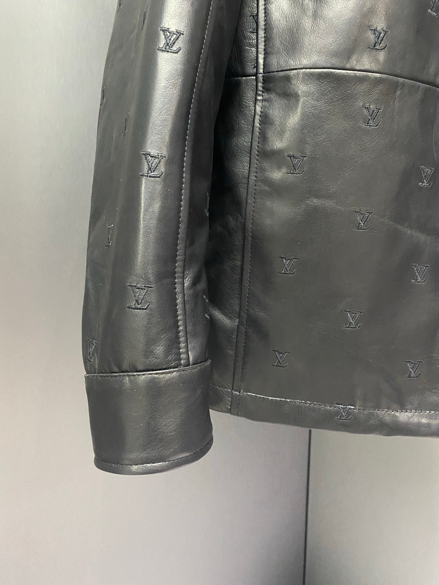 Louis Vuitton Deri Mont