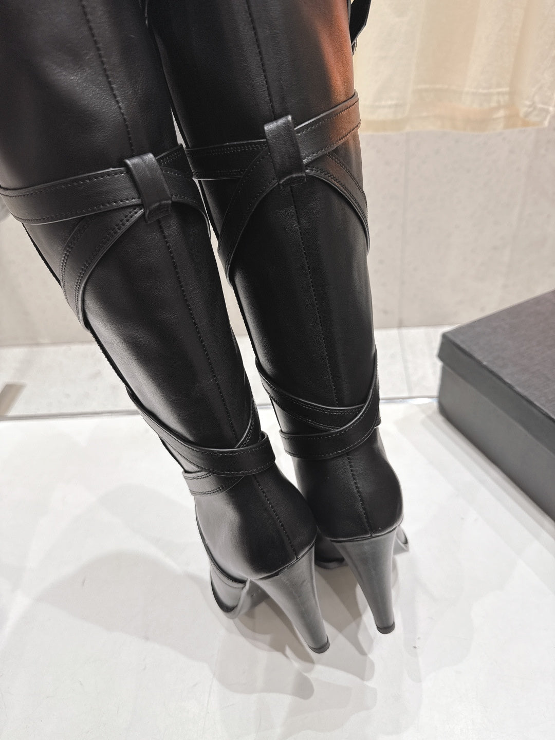 Yves Saint Laurent Uzun Çizme