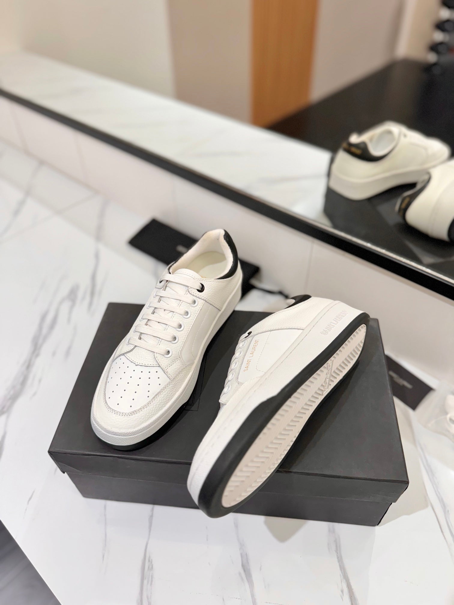 Saint Laurent Sneaker