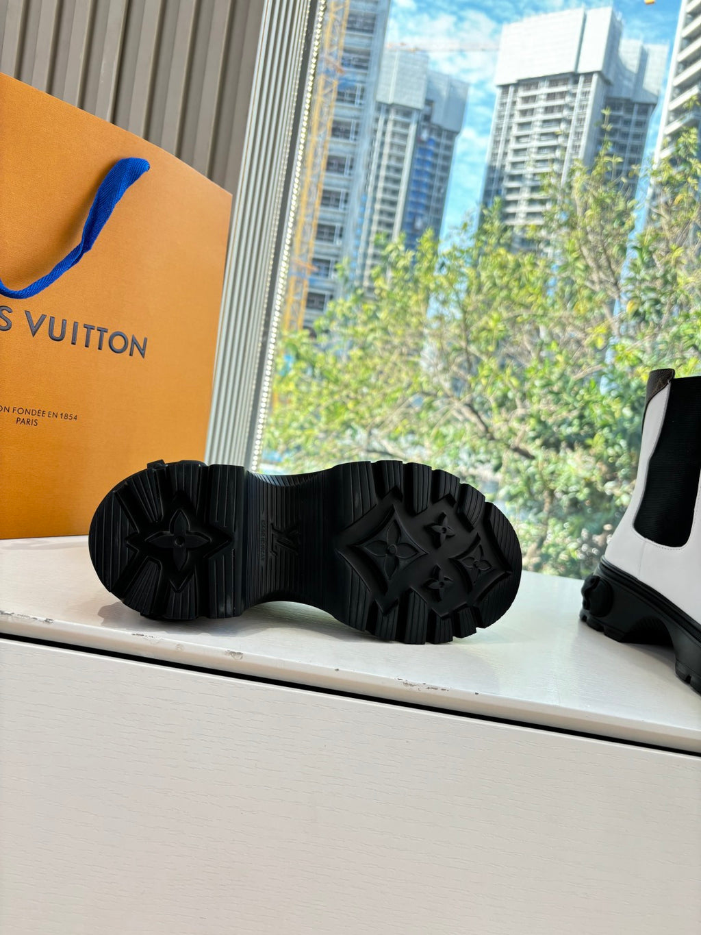 Louis Vuitton Bot